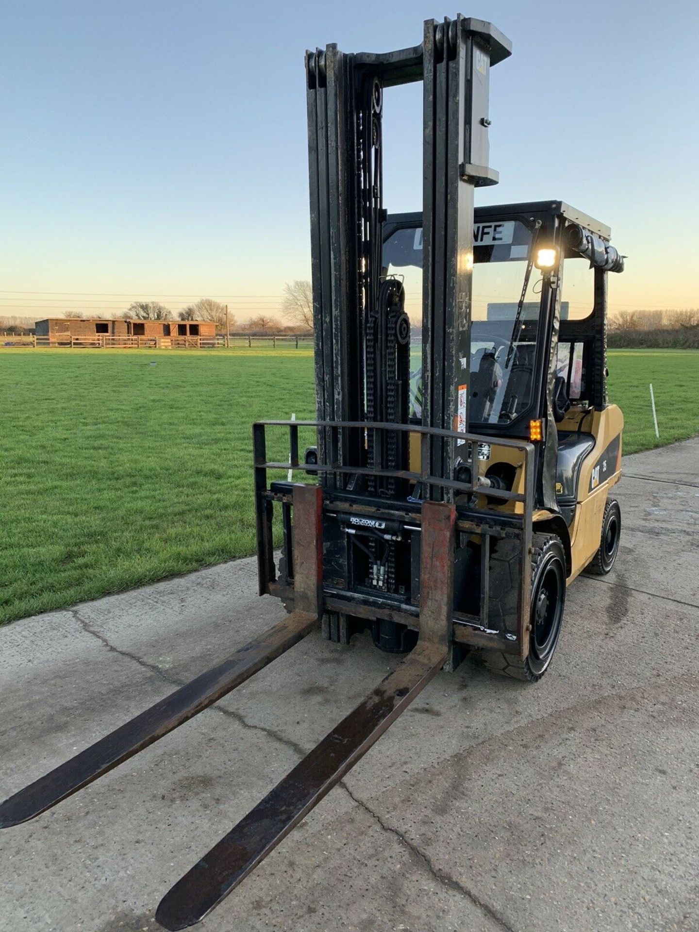 Caterpillar 3.5 Tonne Gas Container Spec Forklift - Image 2 of 6