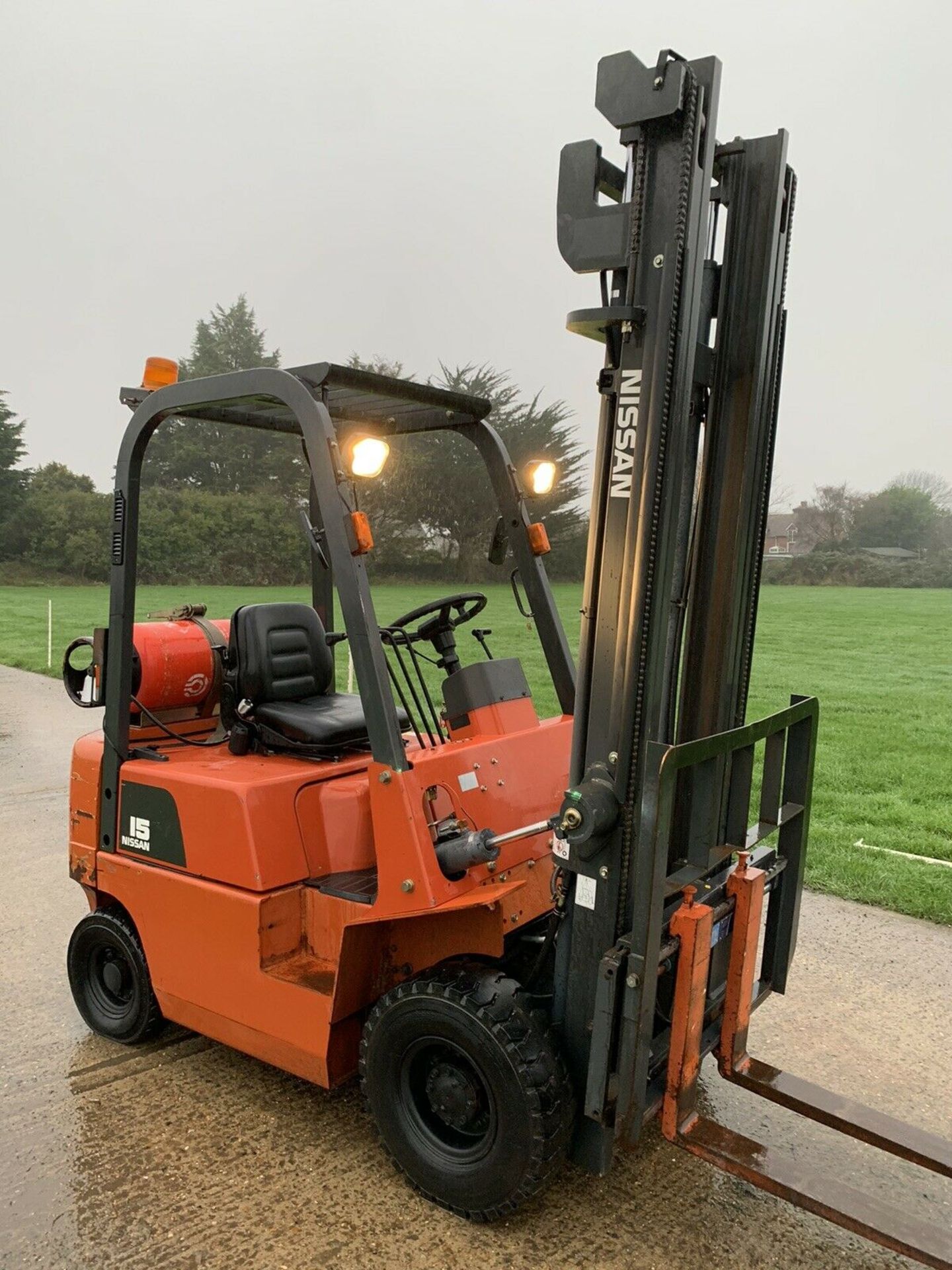 Nissan 1.5 Tonne Gas Forklift Truck - Image 2 of 6