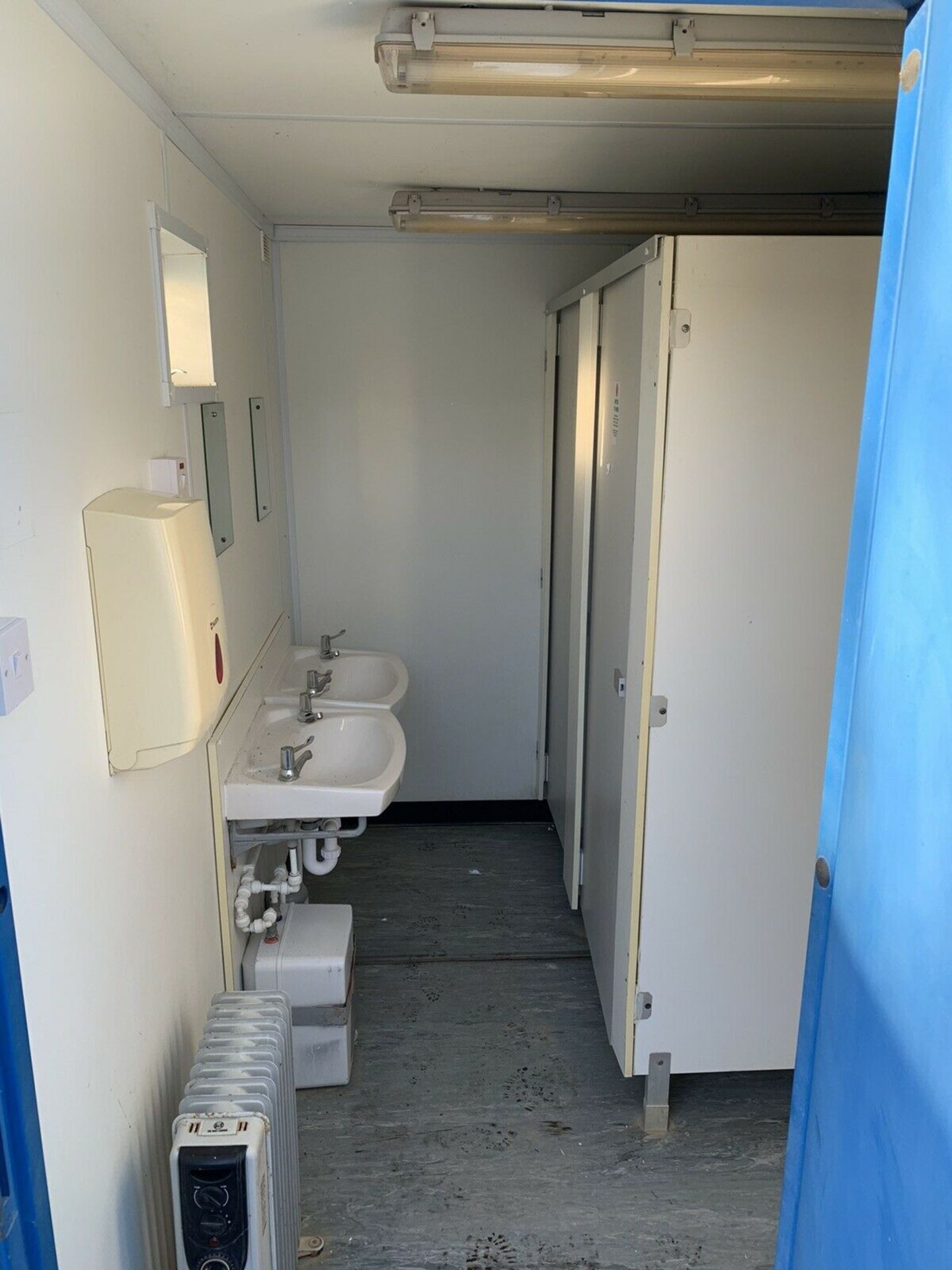 Portable Toilet Block Site Loo Container - Image 3 of 8