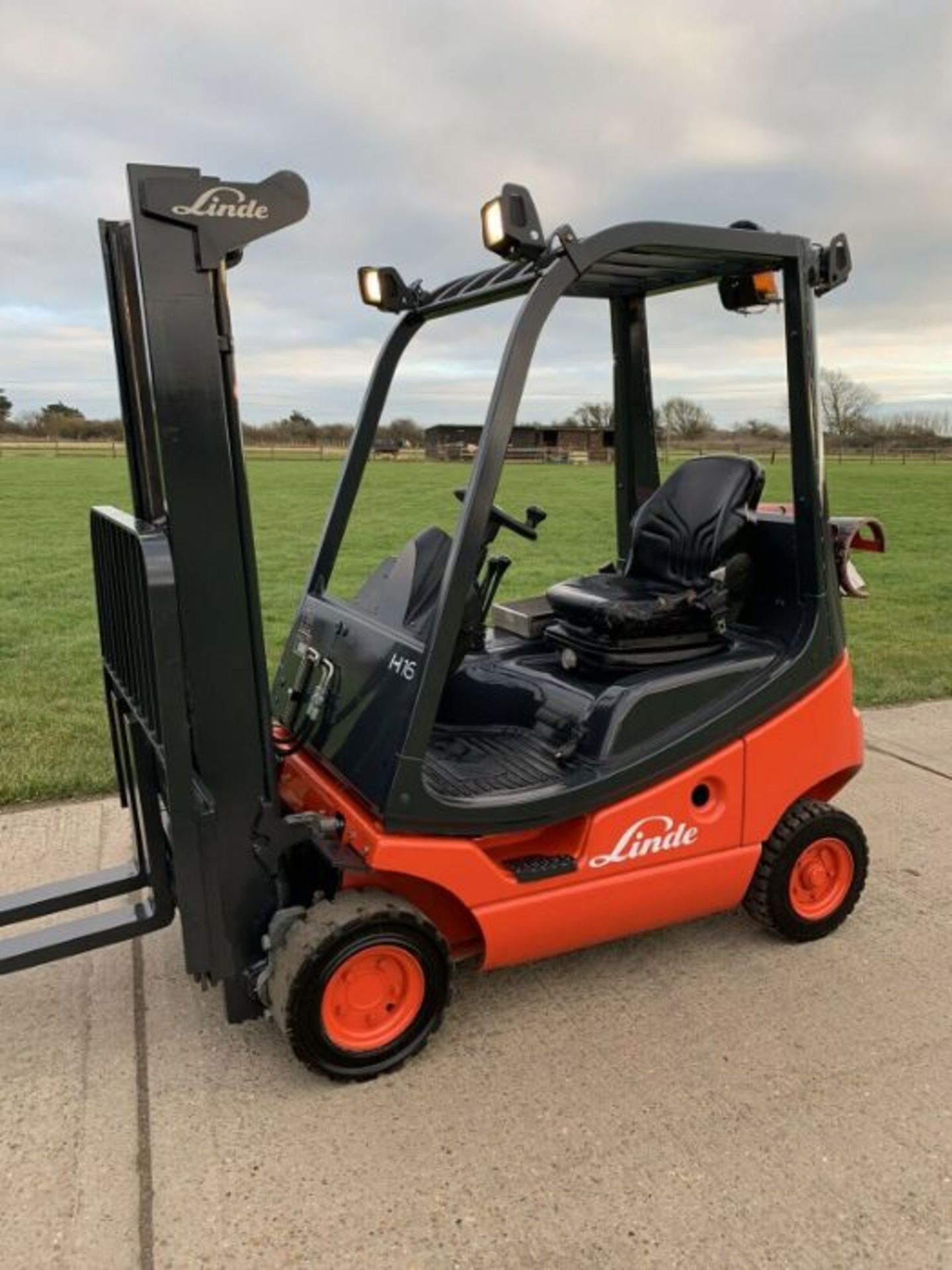 Linde H16 Gas Container Spec Forklift - Image 4 of 4