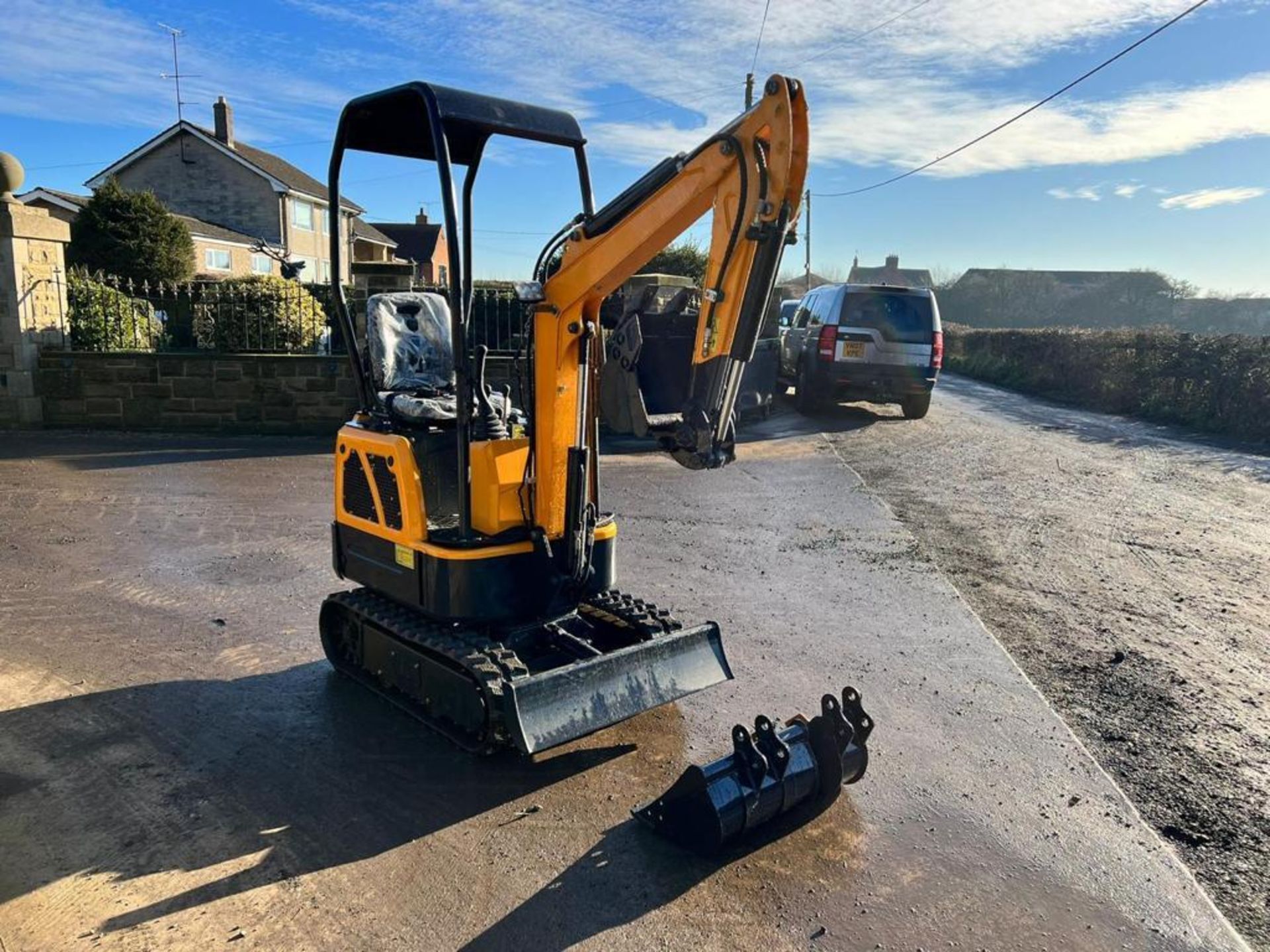 New And Unused LM10 1 Ton Mini Digger - Image 5 of 11