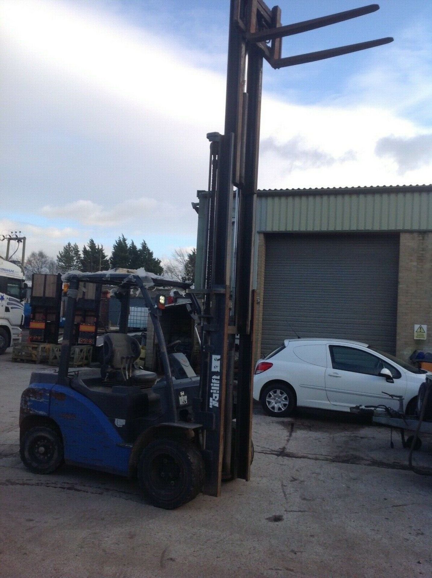 Taillift 3 ton diesel forklift - Image 4 of 6