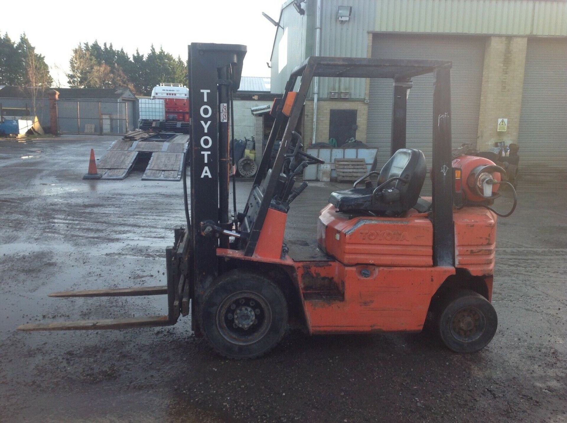 Toyota 2.0 ton gas forklift