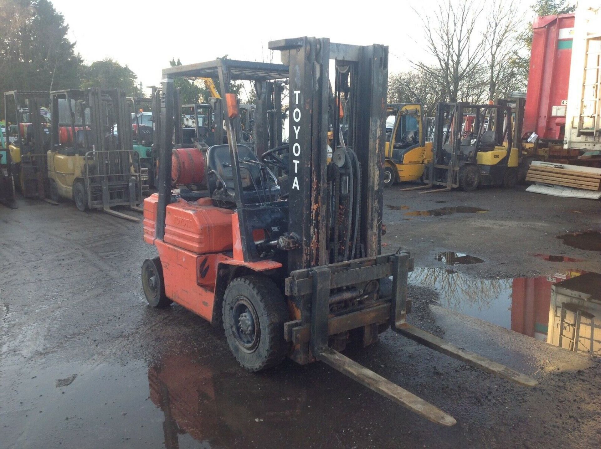 Toyota 2.0 ton gas forklift - Image 4 of 5