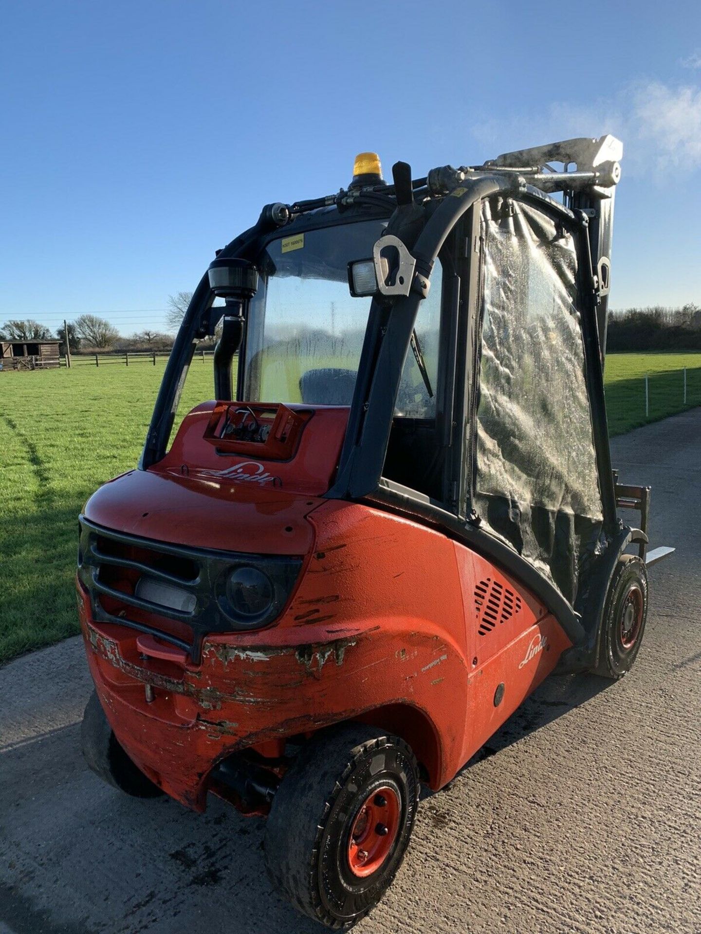 Linde H30 Gas Forklift 5.9 Triple Mast - Image 3 of 3