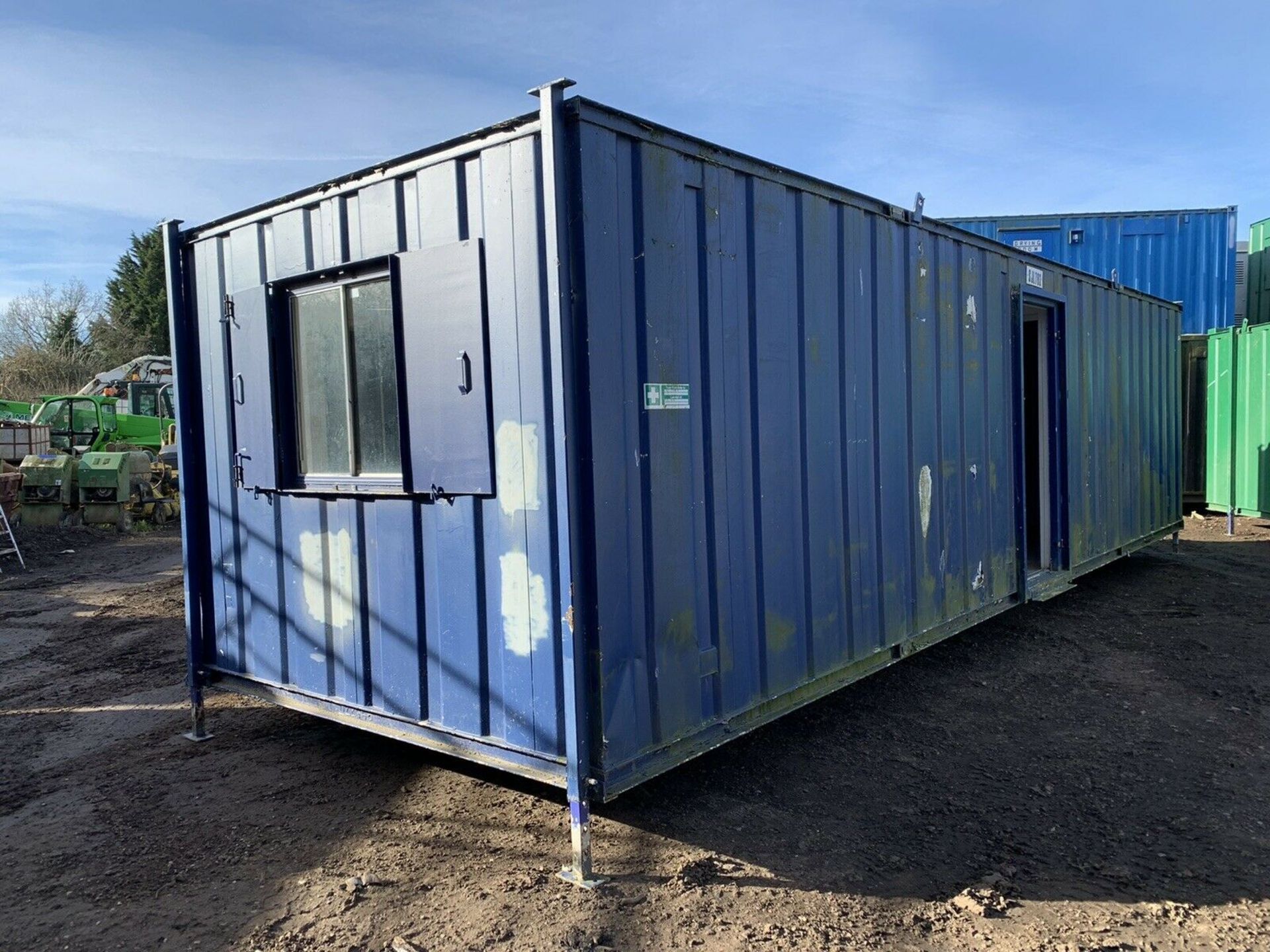 32ft Portable Office Site Cabin With Toilets Anti Vandal Steel Container - Image 3 of 11