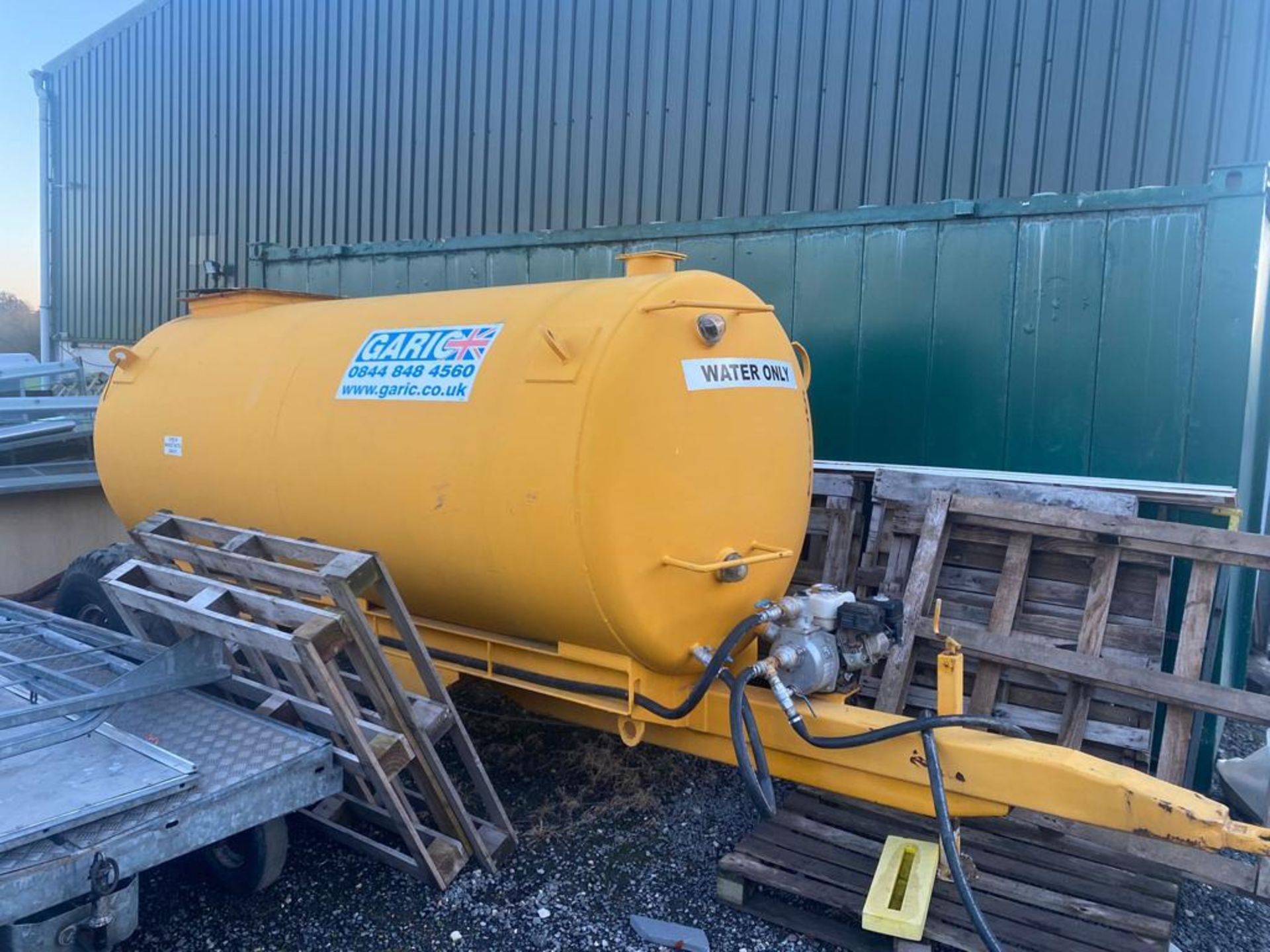 1000 Gallon Towable Water Bowser With Pump - Image 2 of 4