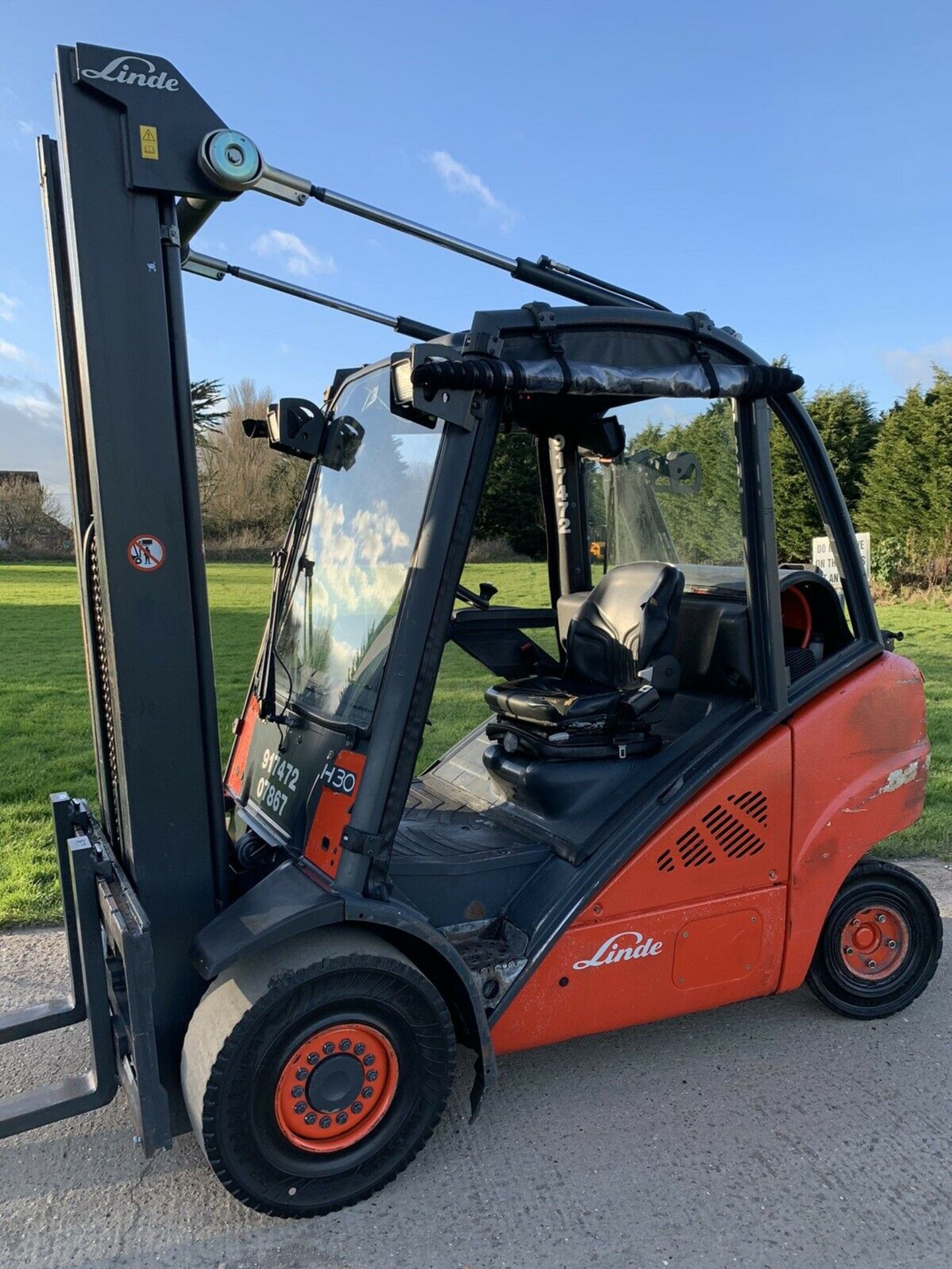 Linde H30 Gas Forklift 5.9 Triple Mast