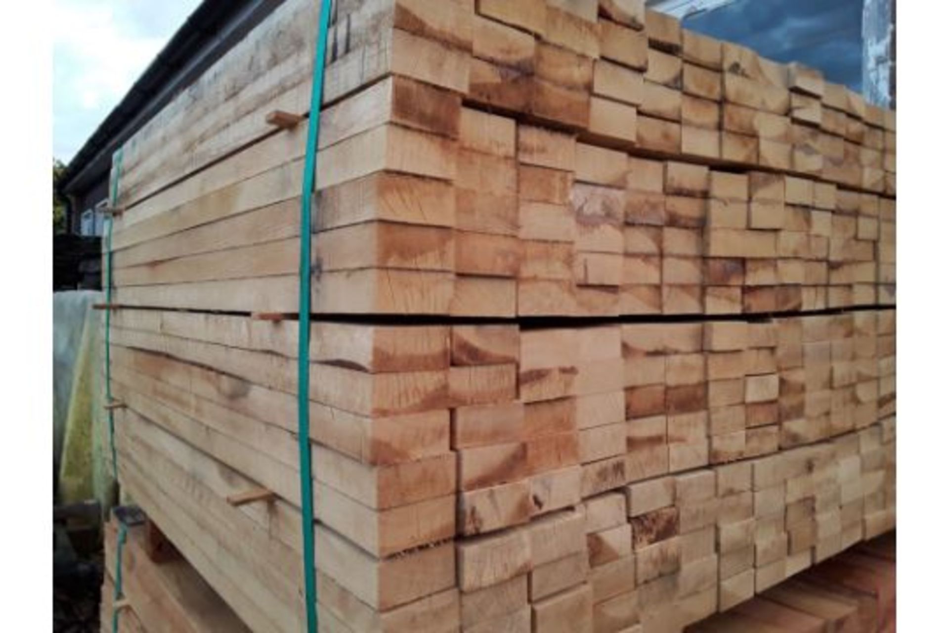100x hardwood sawn unseasoned english oak palings / timber offcuts - Image 3 of 3