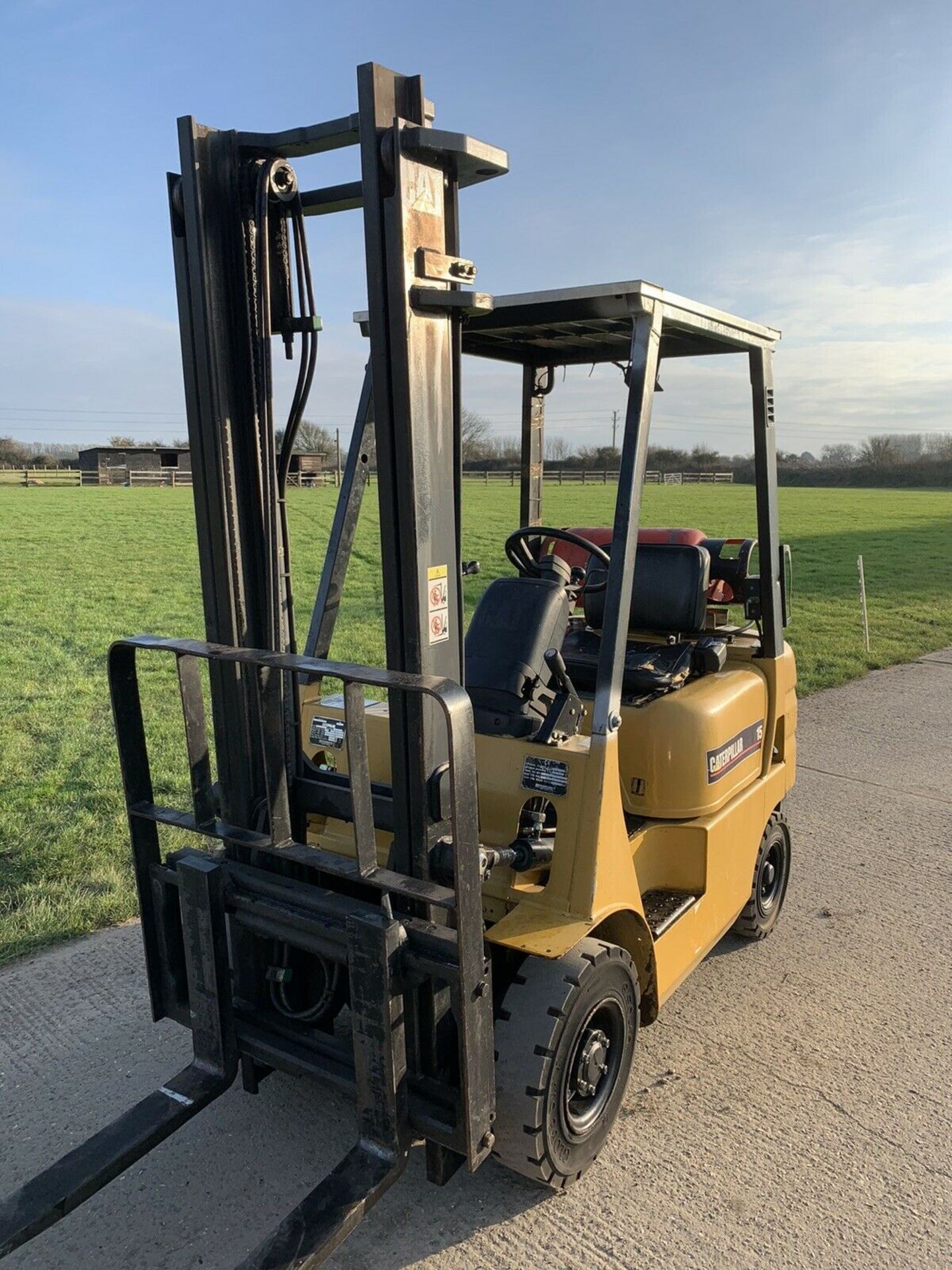 Caterpillar 1.5 Tonne Gas Forklift - Image 2 of 4