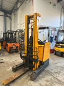 R1392 Reach Truck