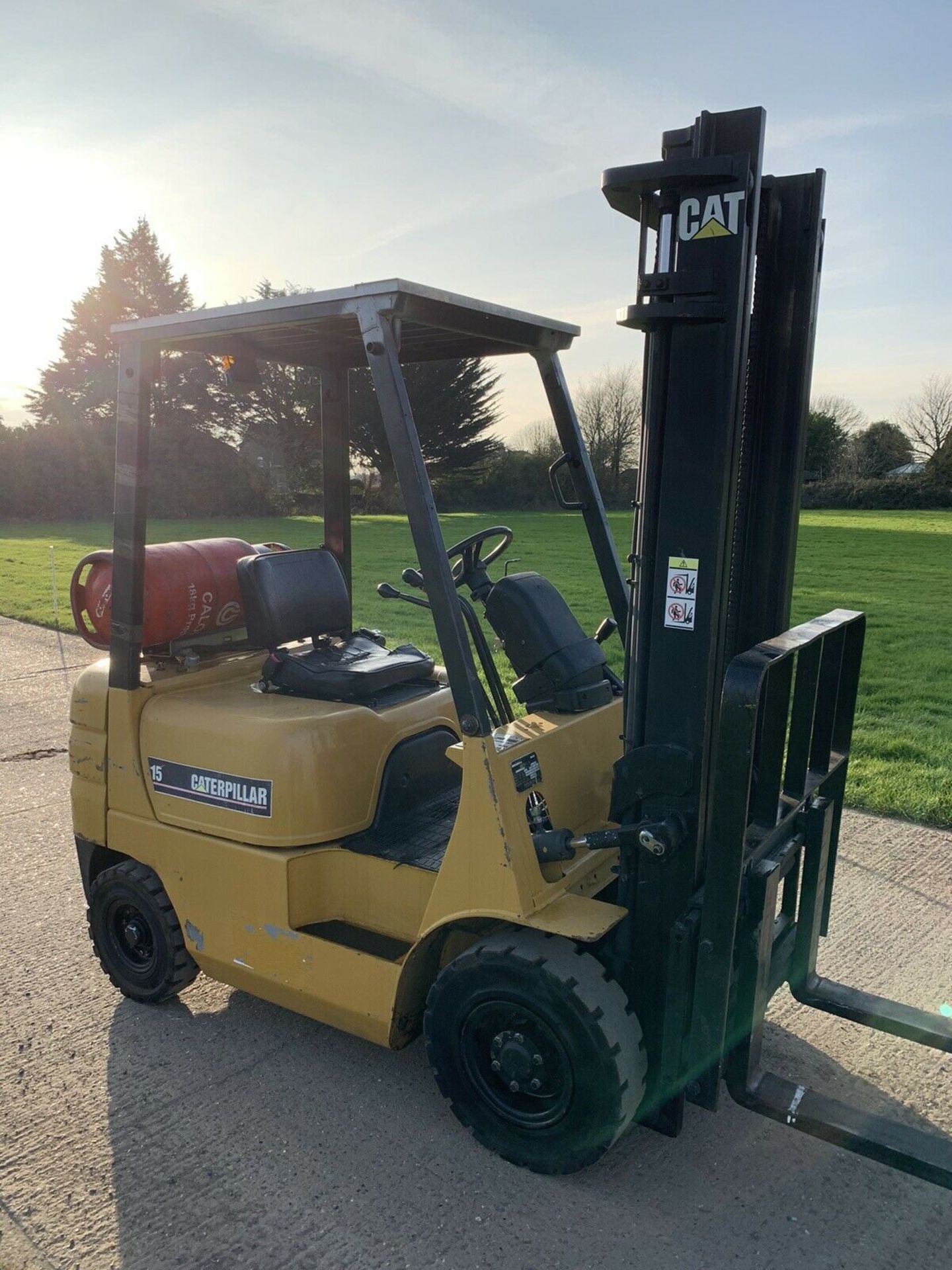 Caterpillar 1.5 Tonne Gas Forklift - Image 3 of 4