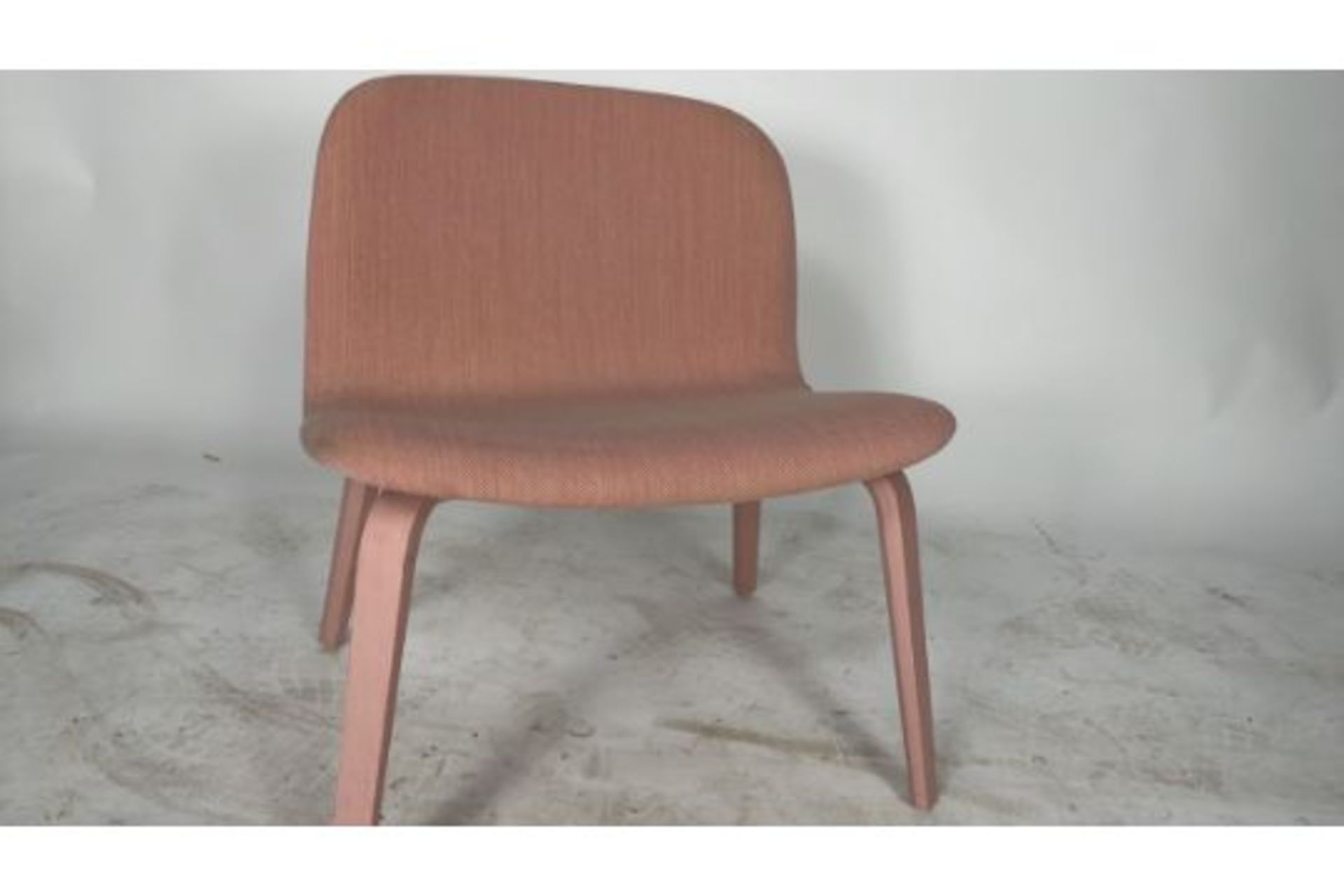 Pink urban wide chair's.x5