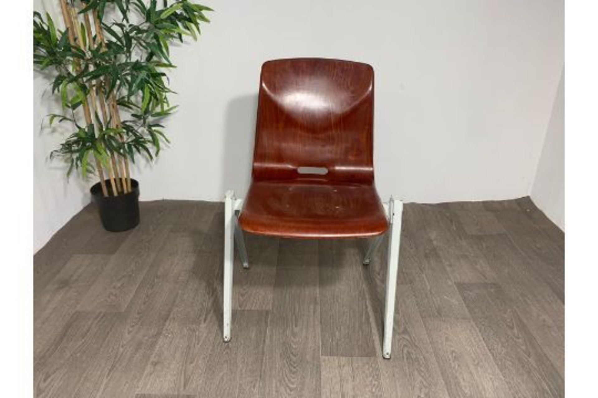 Thur Op Seat Stack-able Chair x4 - Image 2 of 3