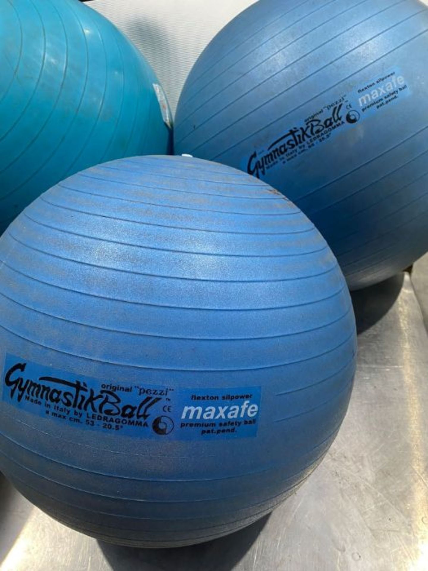 Selection of Exercise Balls - Image 2 of 3