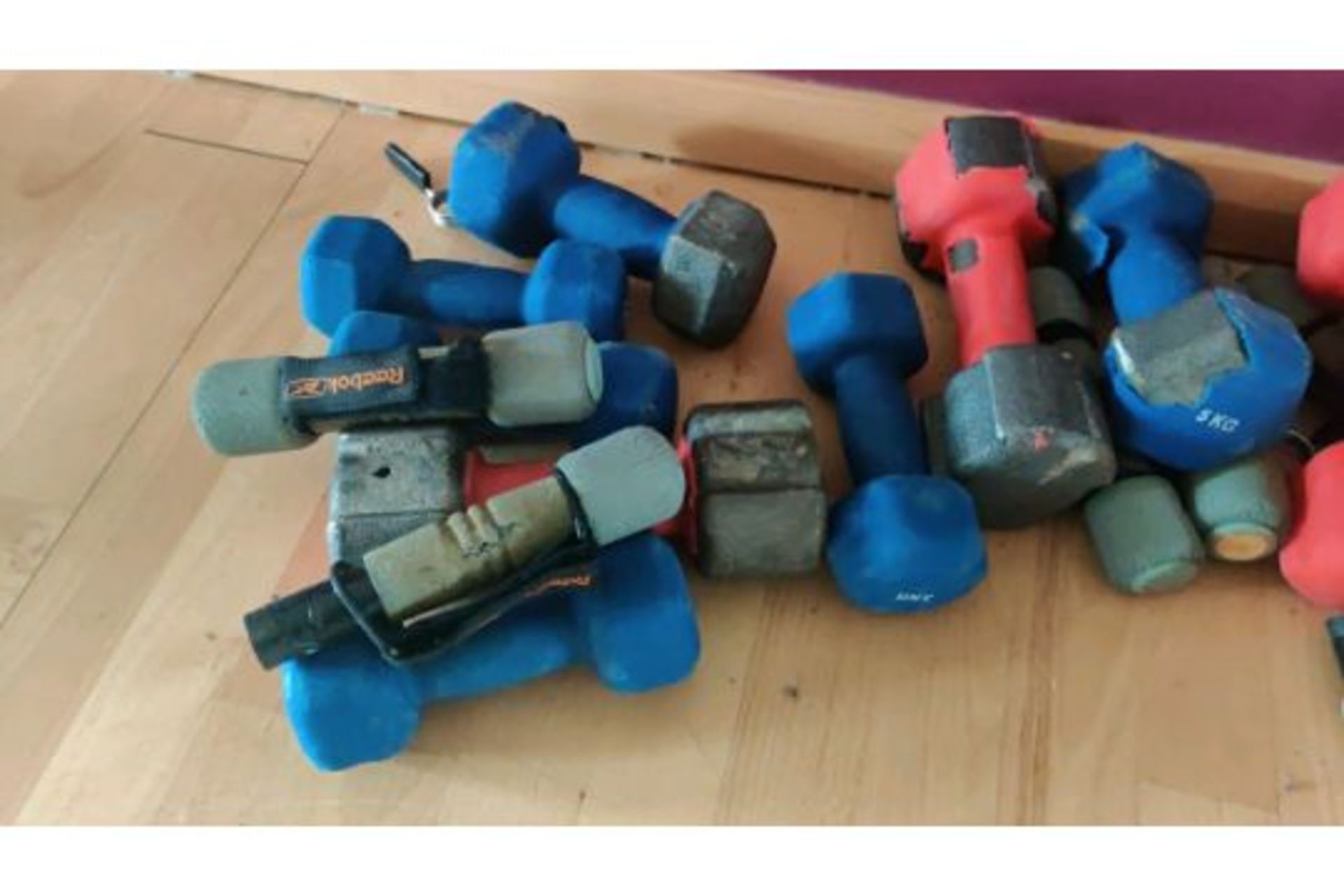Selection of weights - Image 4 of 4