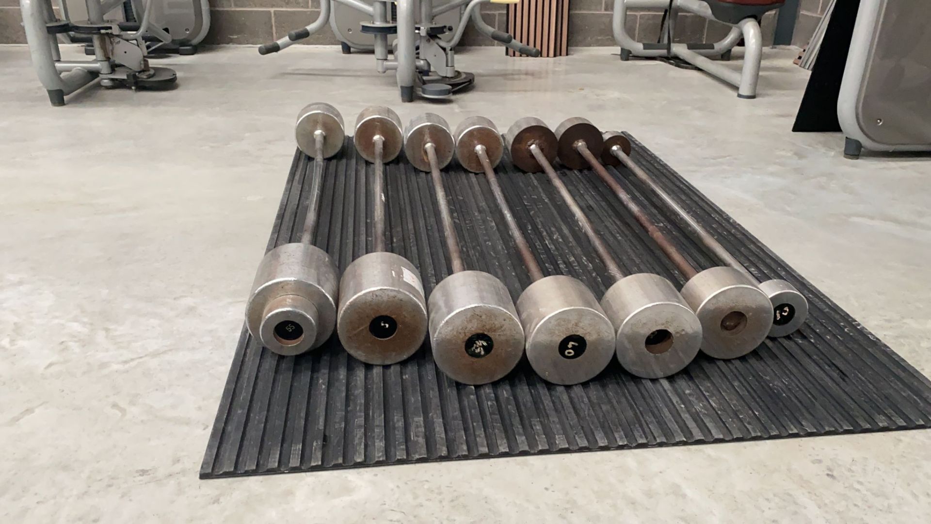 A Variety Of Barbells Various Weights - Image 7 of 8