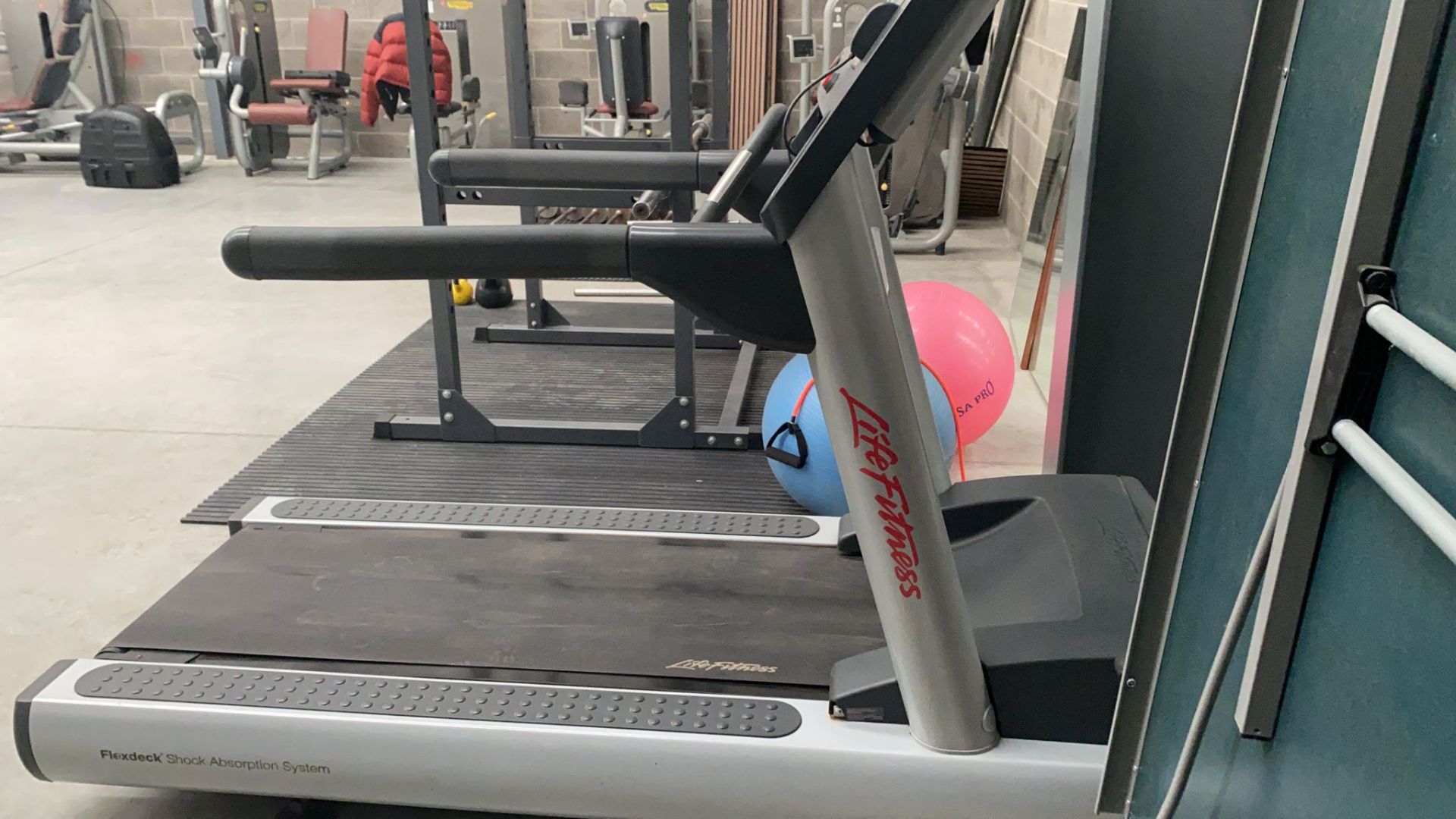 Life fitness treadmill x 1 - Image 5 of 6