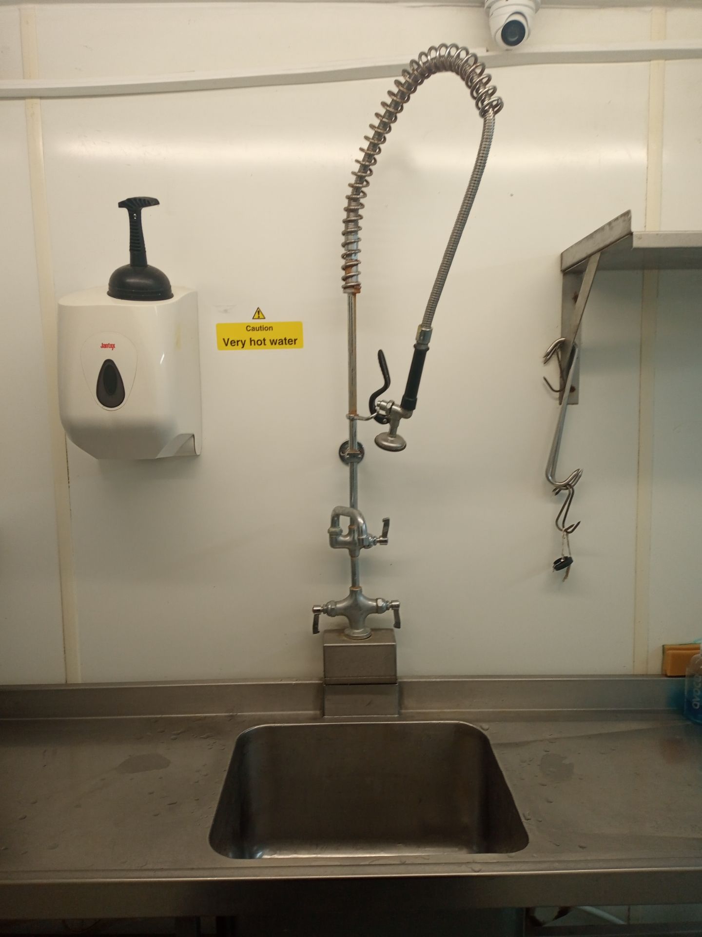 Industrial sink with Flexi Tap Unit - Image 2 of 2