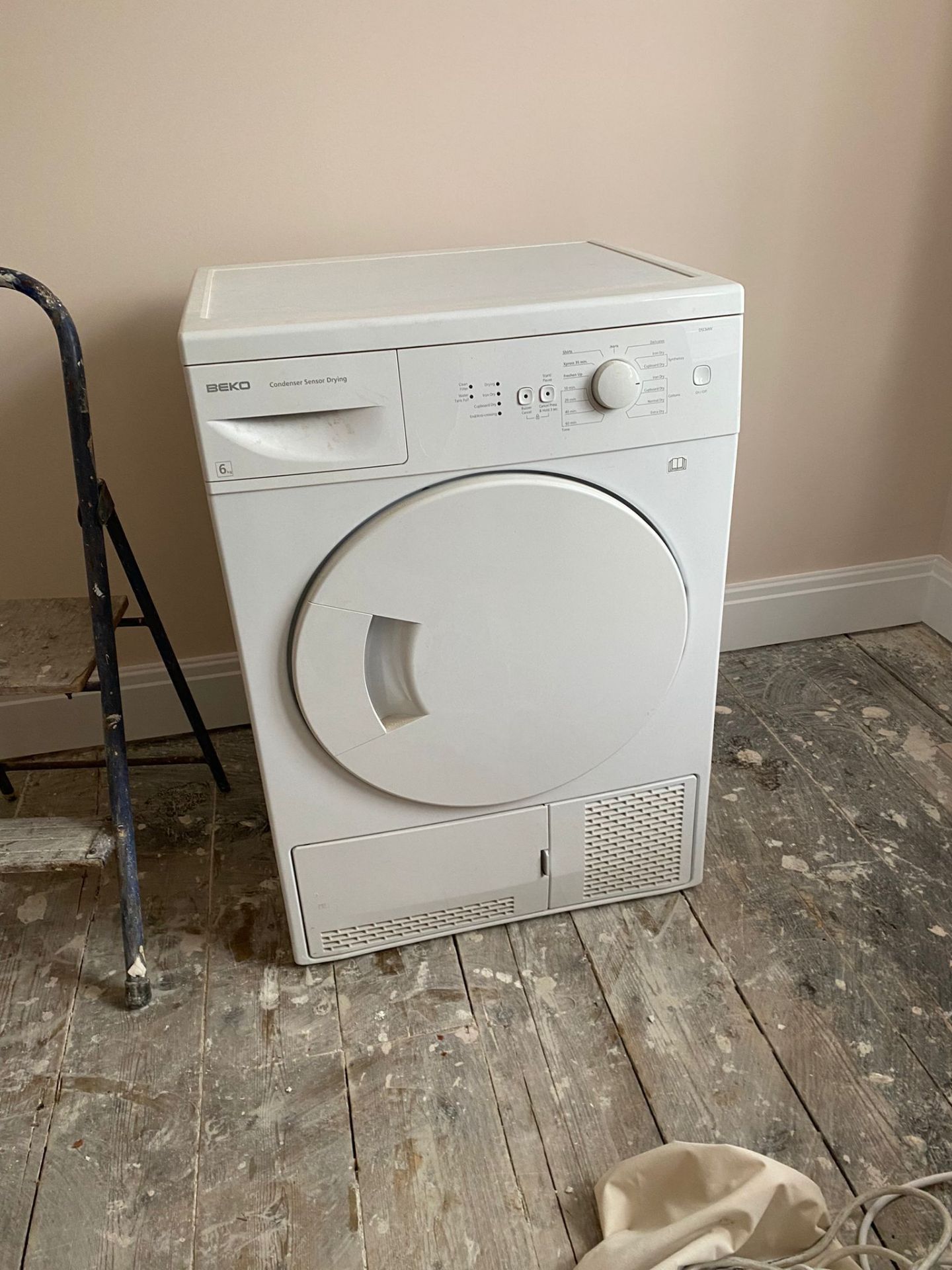 1x Clothes Dryer Beko