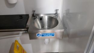 Hand wash sink