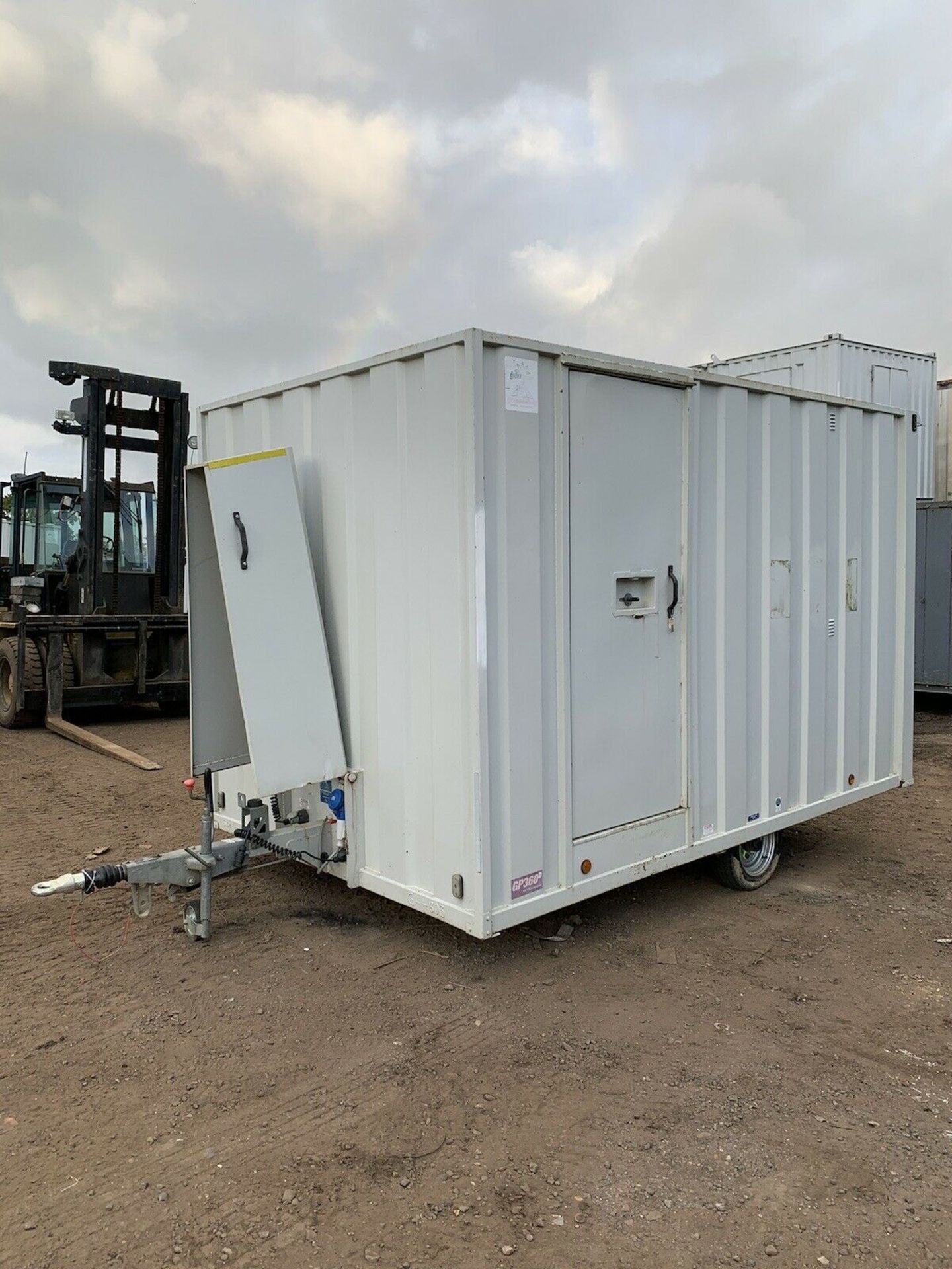 Groundhog GP360 Towable Welfare Unit Site Cabin Canteen Toilet Generator - Image 2 of 12