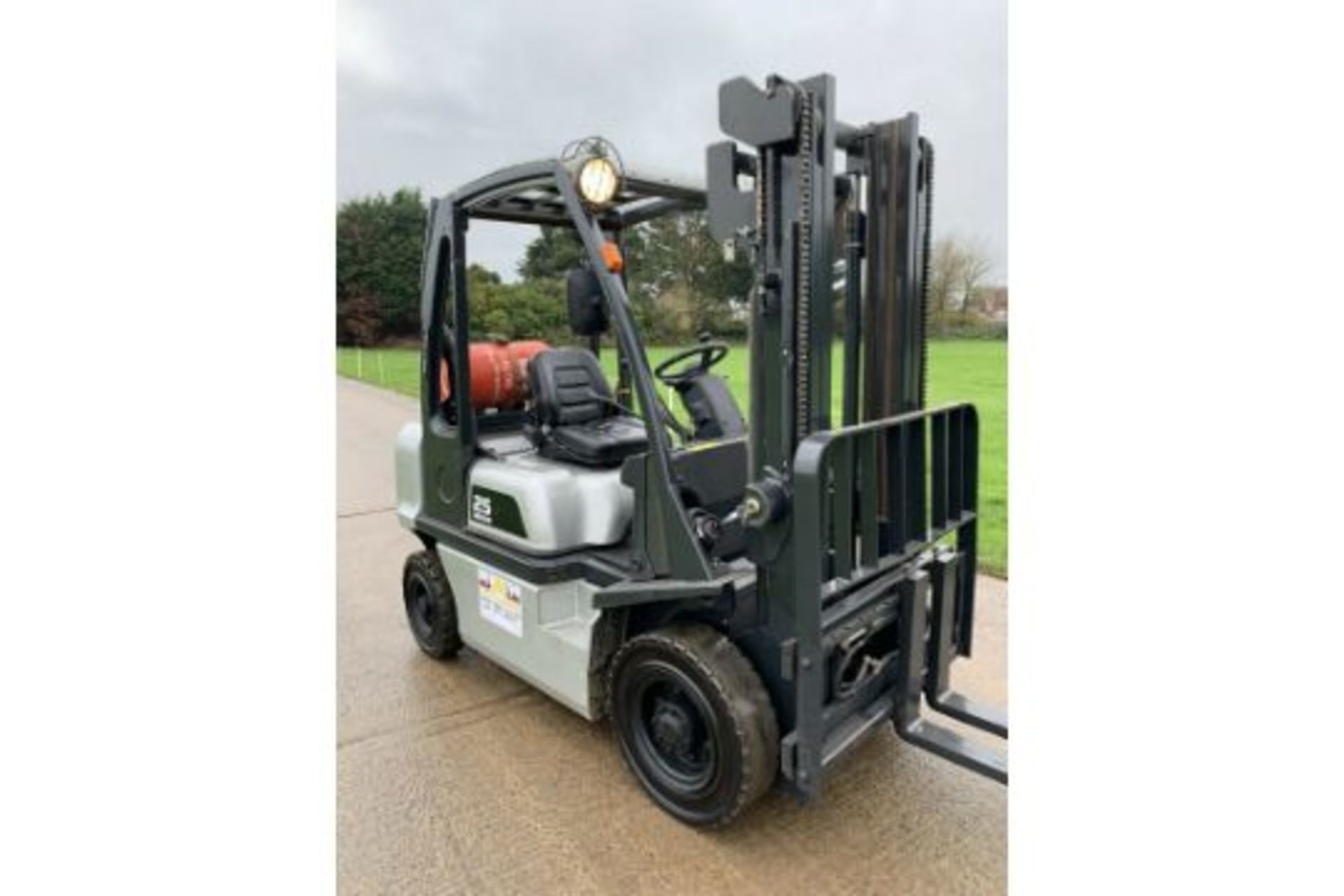 Nissan 2.5 Tonne Gas Forklift - Image 3 of 6