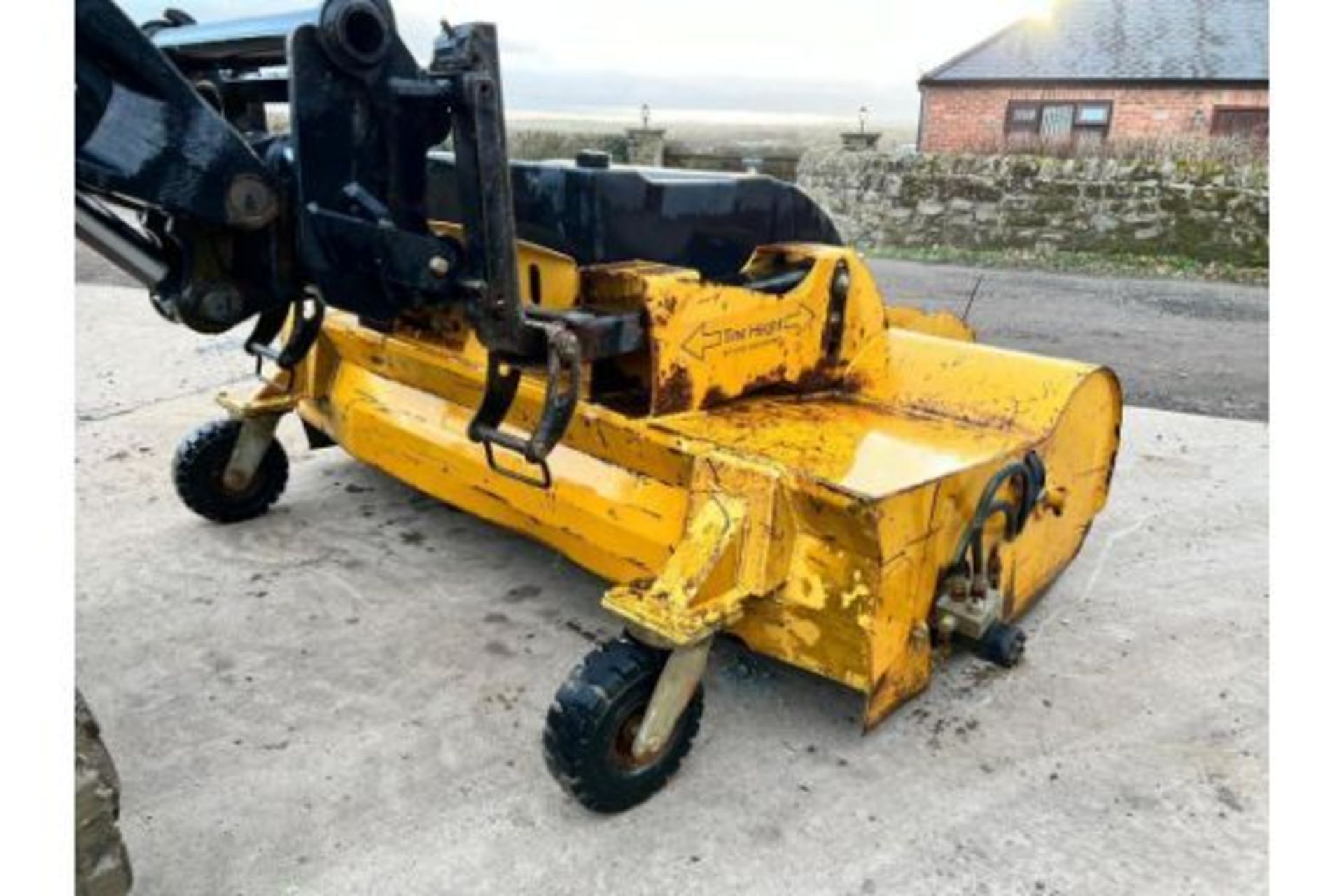 Eastern Attachments RS220 Hydraulic Sweeper Bucket - Image 4 of 11