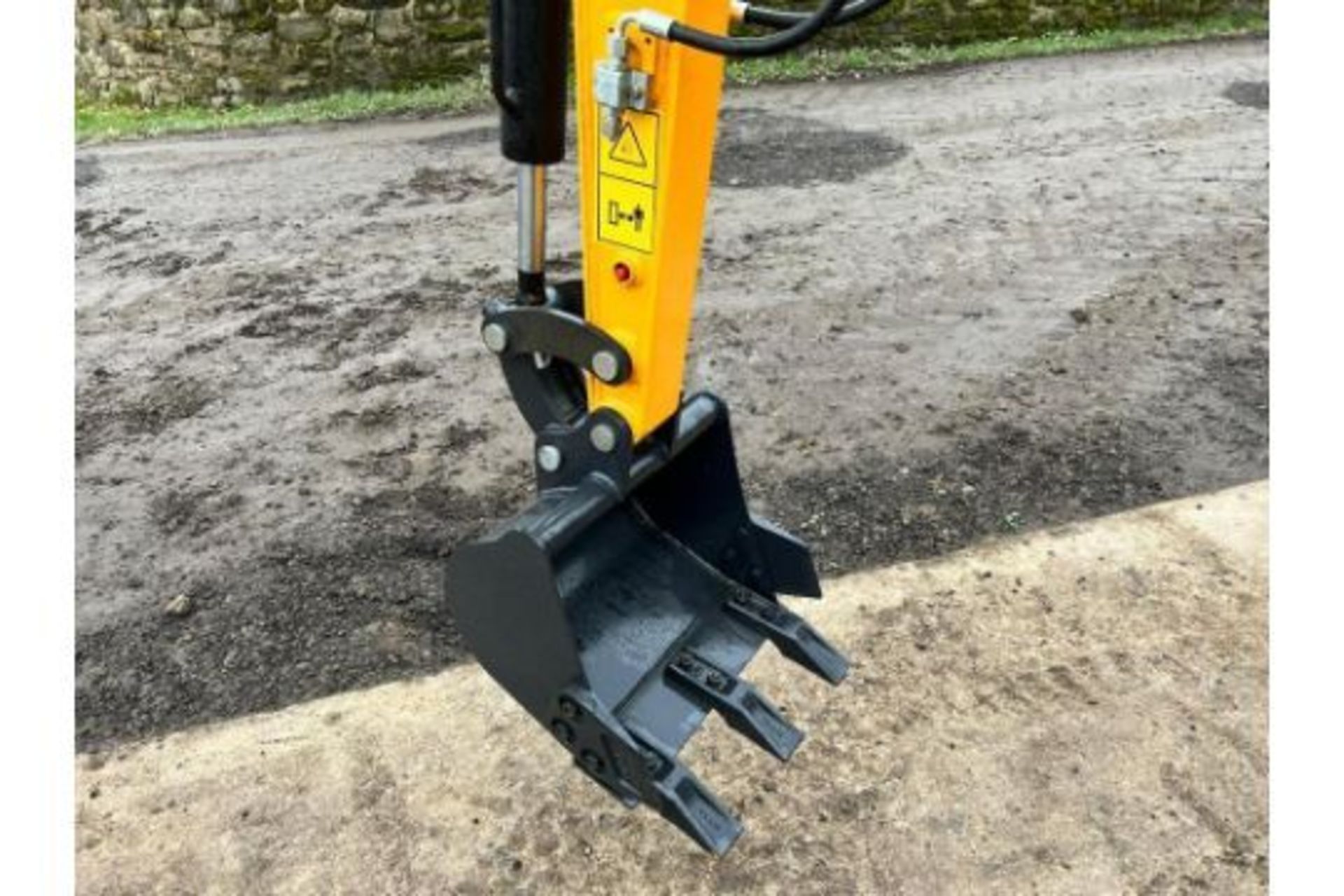 New And Unused Attack AT12 1 Ton Mini Digger With Swing Boom - Image 10 of 15