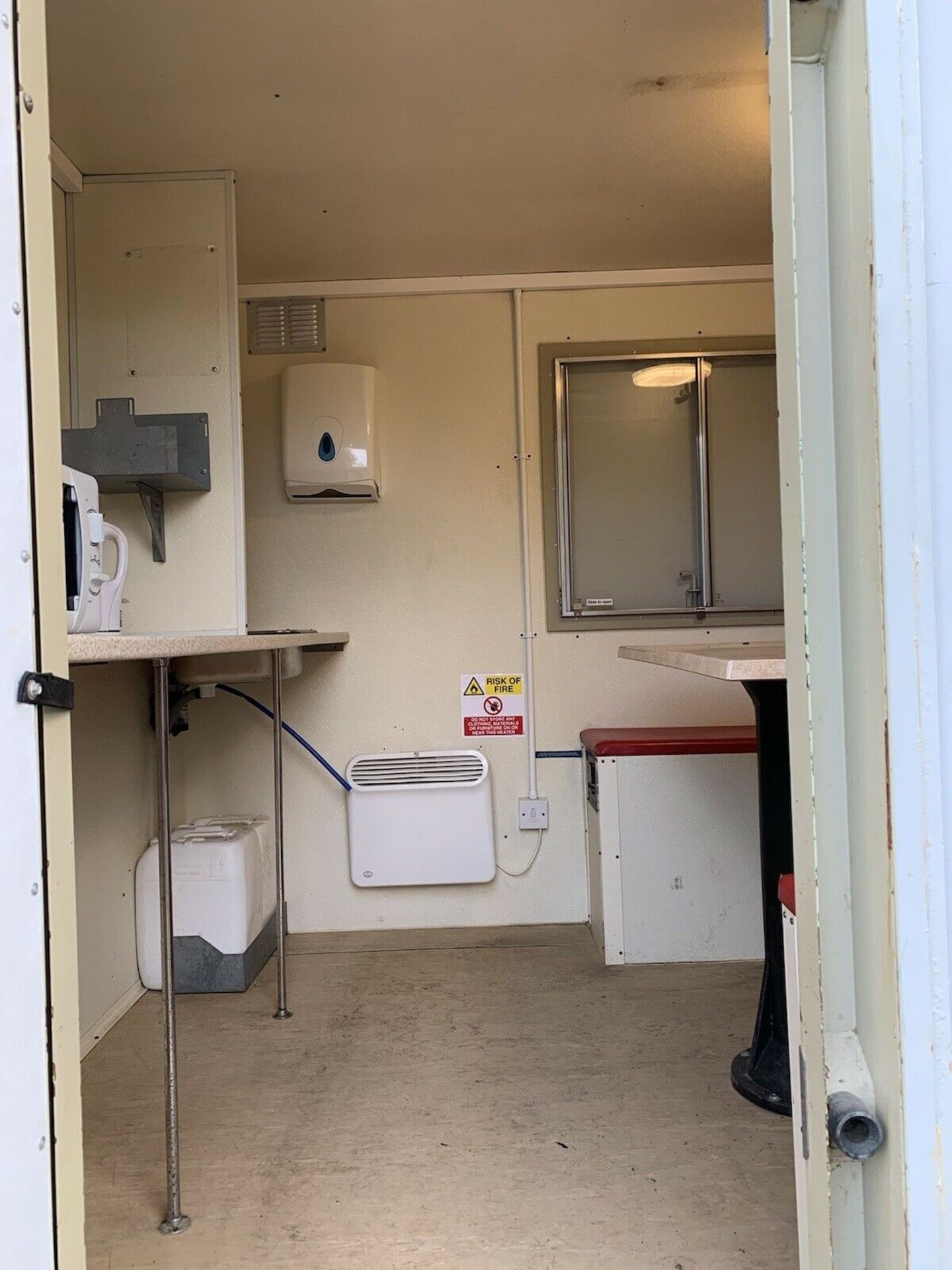Groundhog GP360 Towable Welfare Unit Site Cabin Canteen Toilet Generator - Image 7 of 12