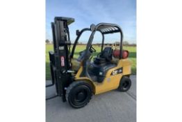 Cat 3 Tonne Gas Container Spec Forklift