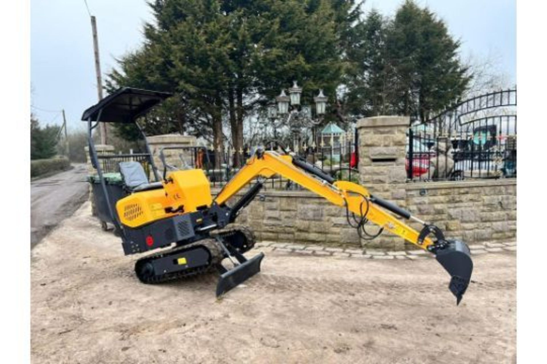 New And Unused Attack AT12 1 Ton Mini Digger With Swing Boom - Image 6 of 15