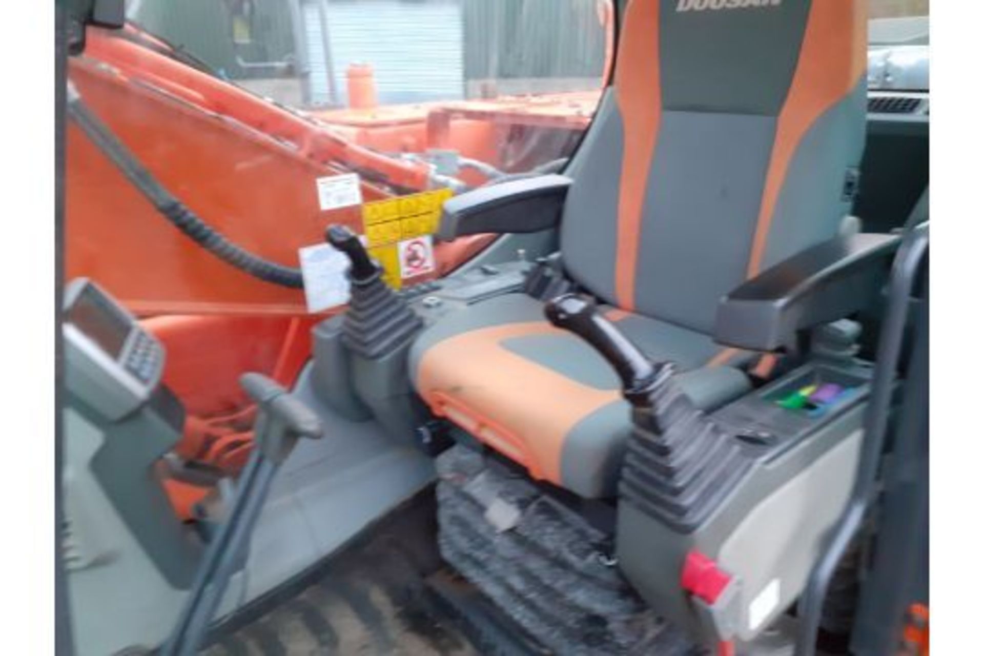 2011 Doosan DX 225LC - Image 4 of 5