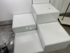 4 White cube boxes