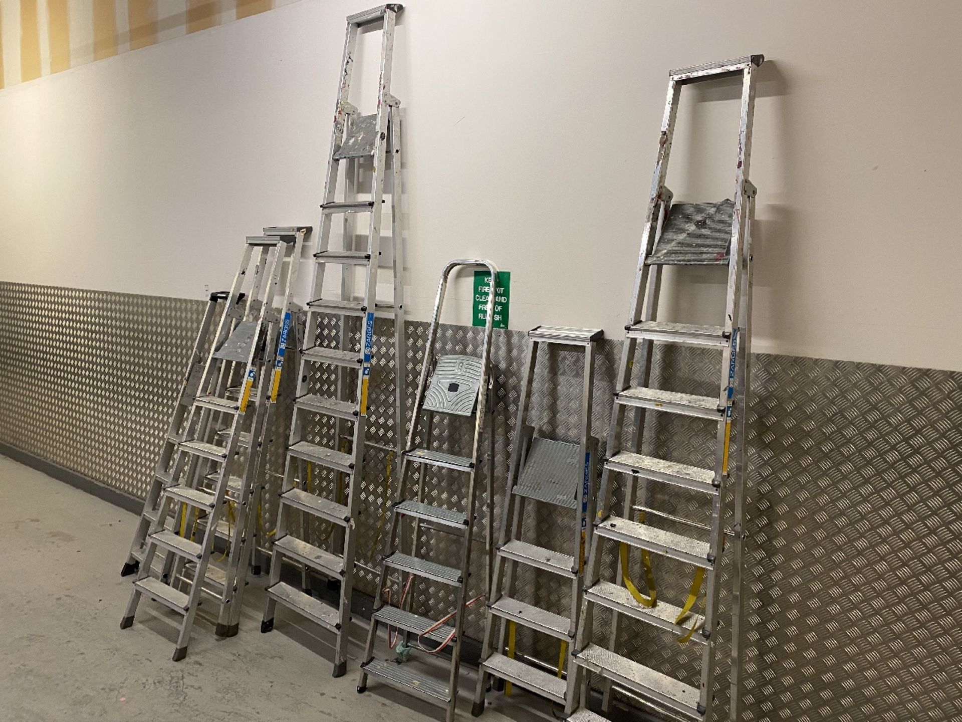 ladders x 7 - Image 2 of 2