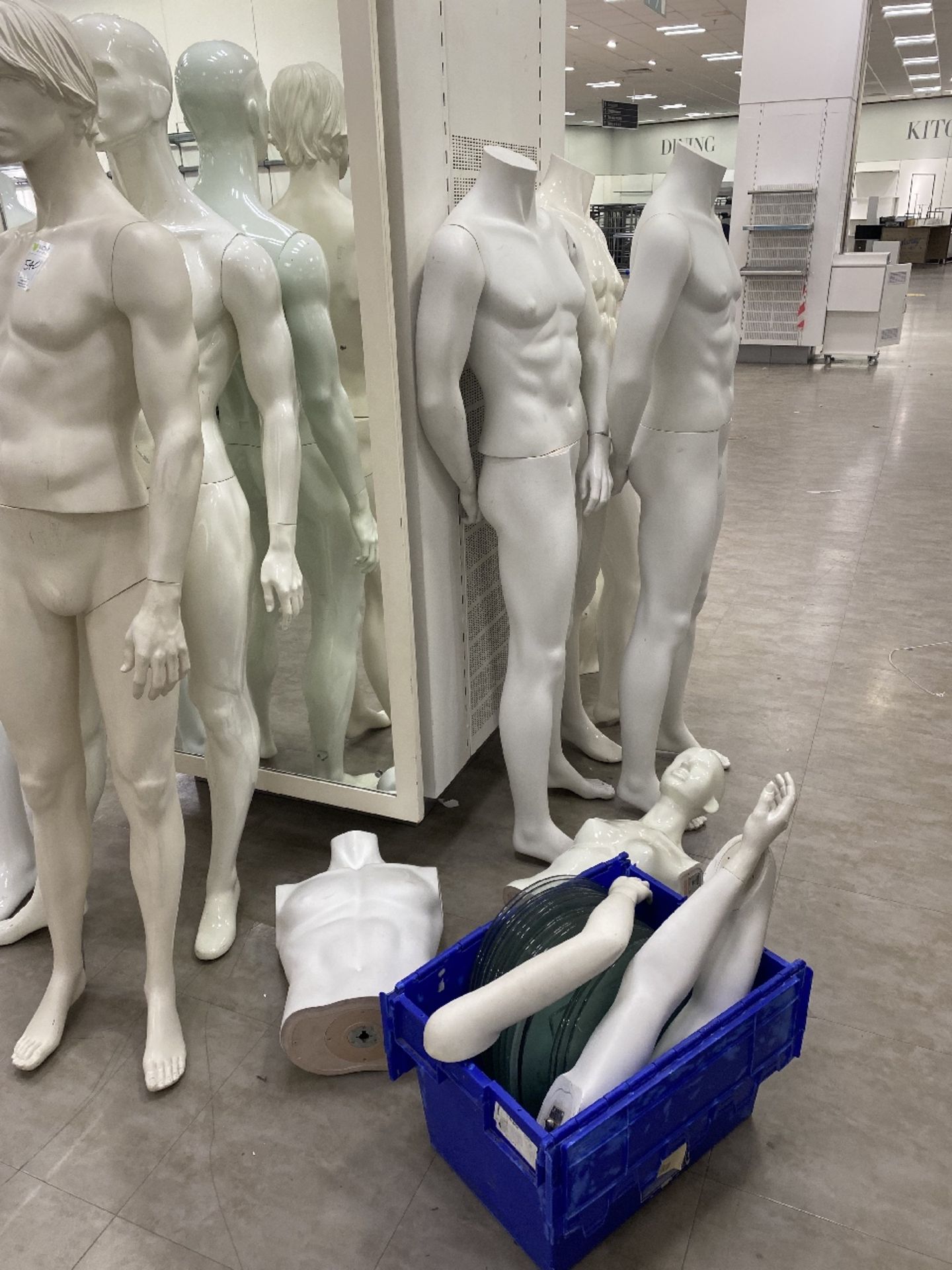 assortment of free standing mannequins with glass bases - Image 2 of 2
