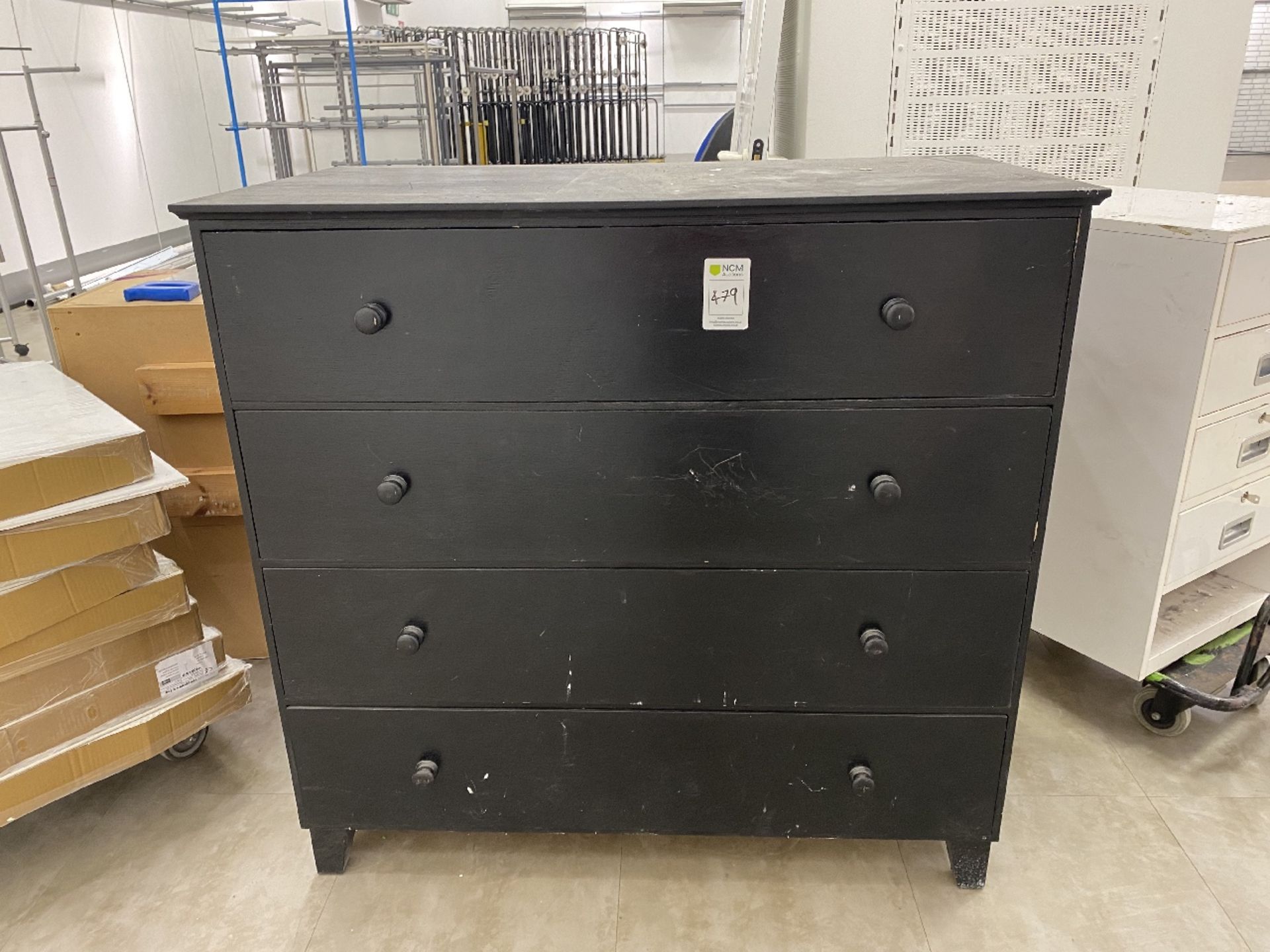 chest of drawers and lockable drawer unit