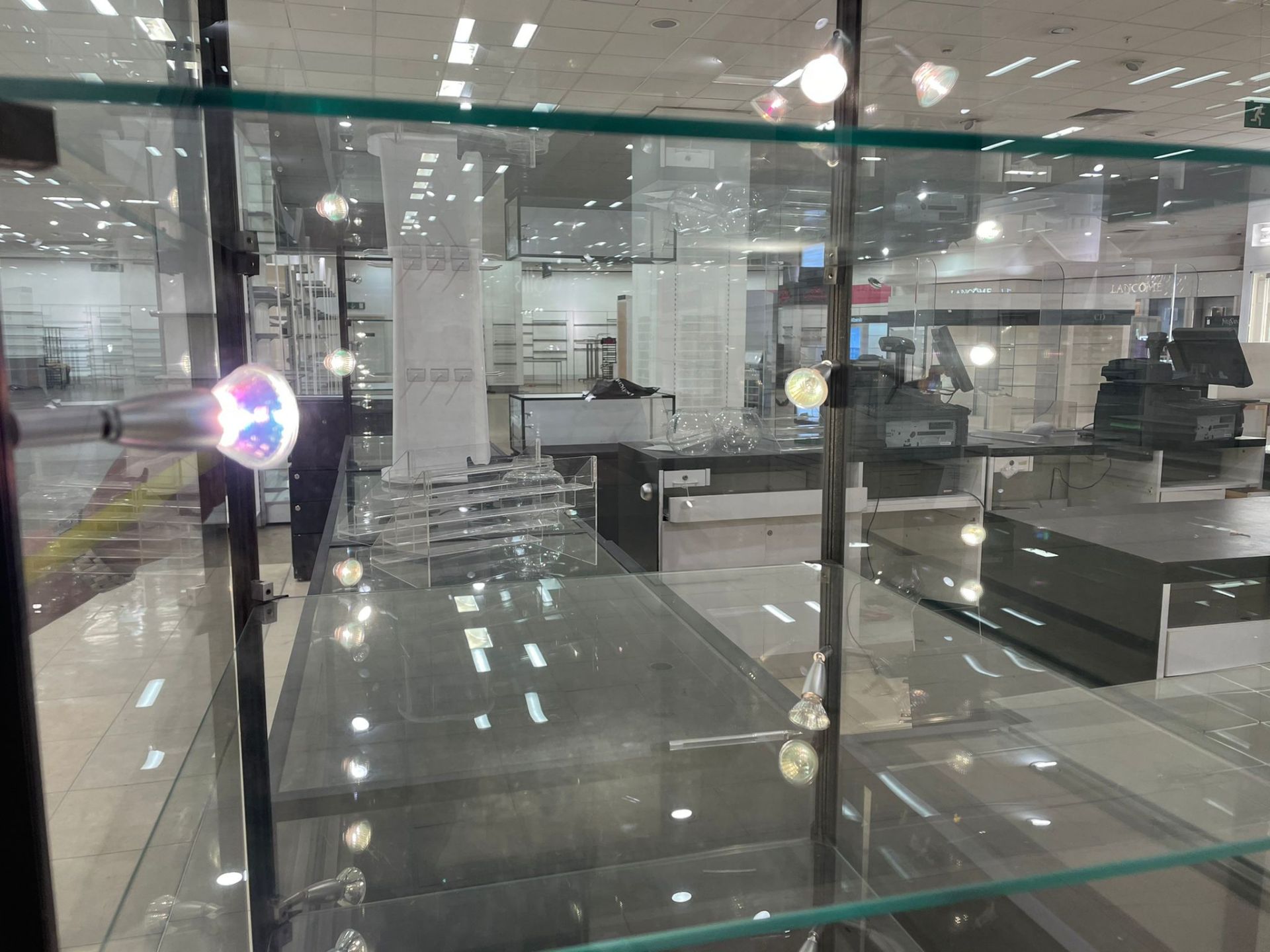 L Shaped Jewelery Stands With Glass Frontage - Image 7 of 14