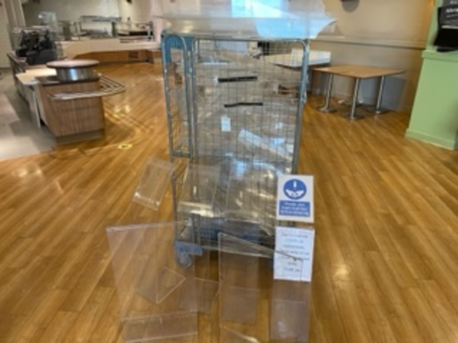 Cage with Plastic Stands - Image 3 of 4