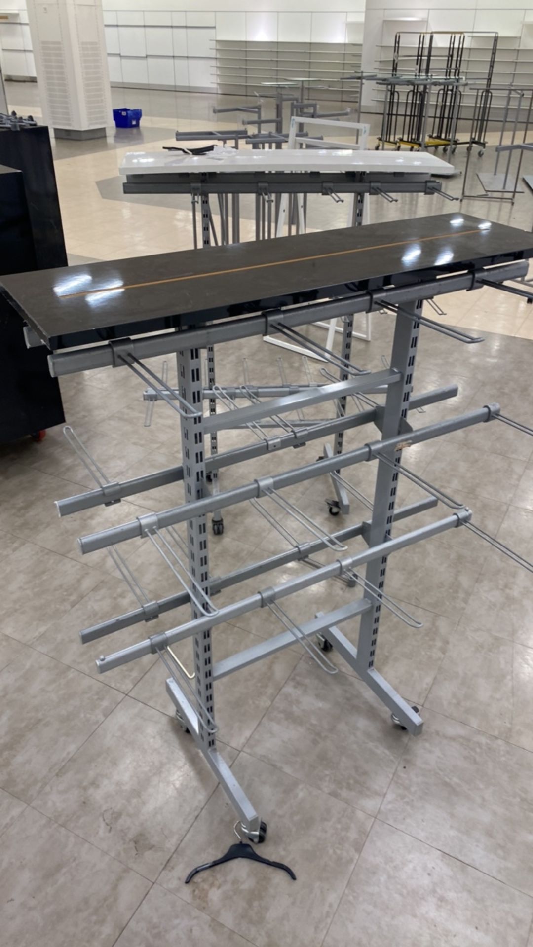 3 tier clothes stand on wheels x 2 - Image 3 of 3