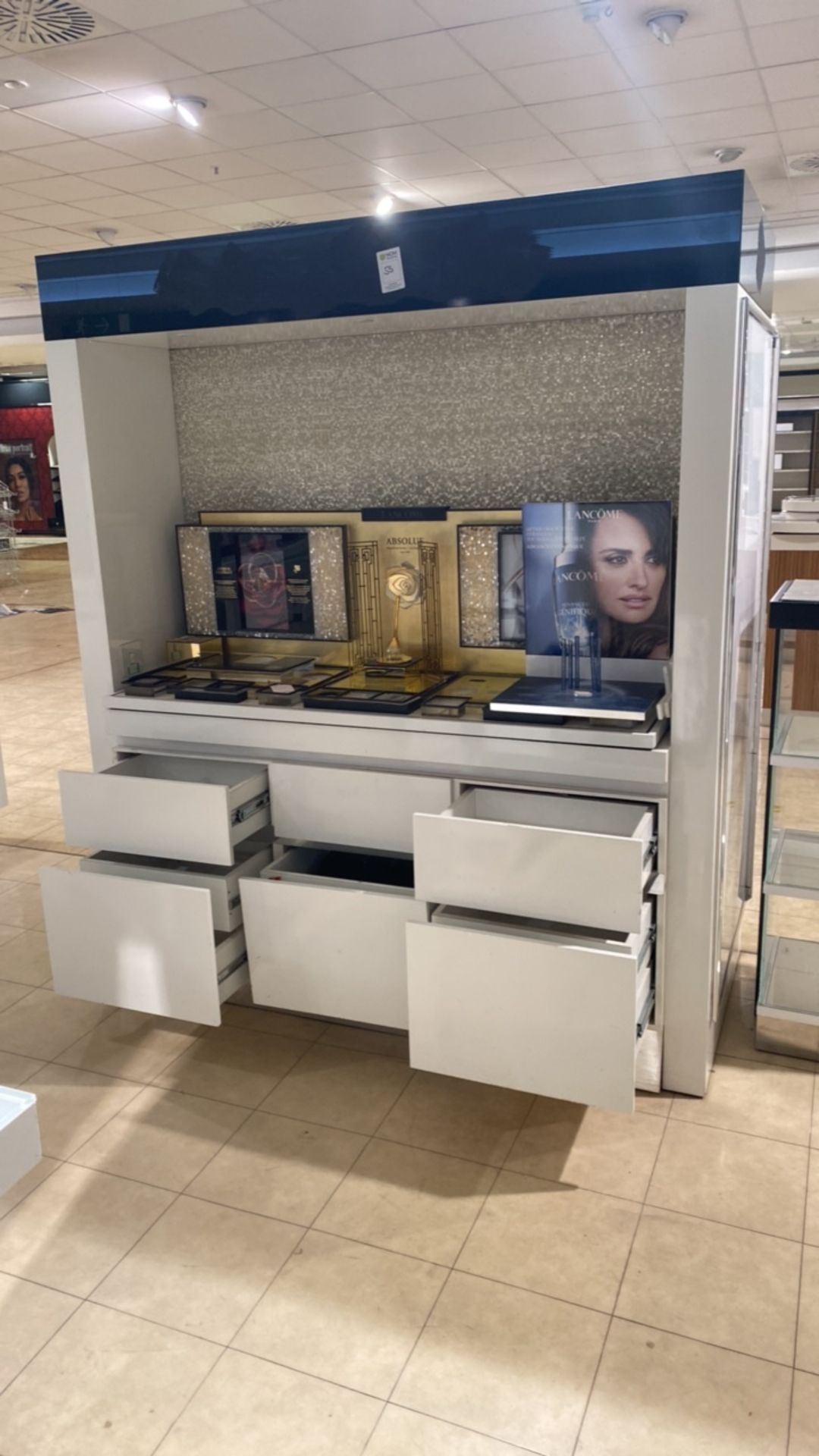 Beauty Display Unit - Image 2 of 4
