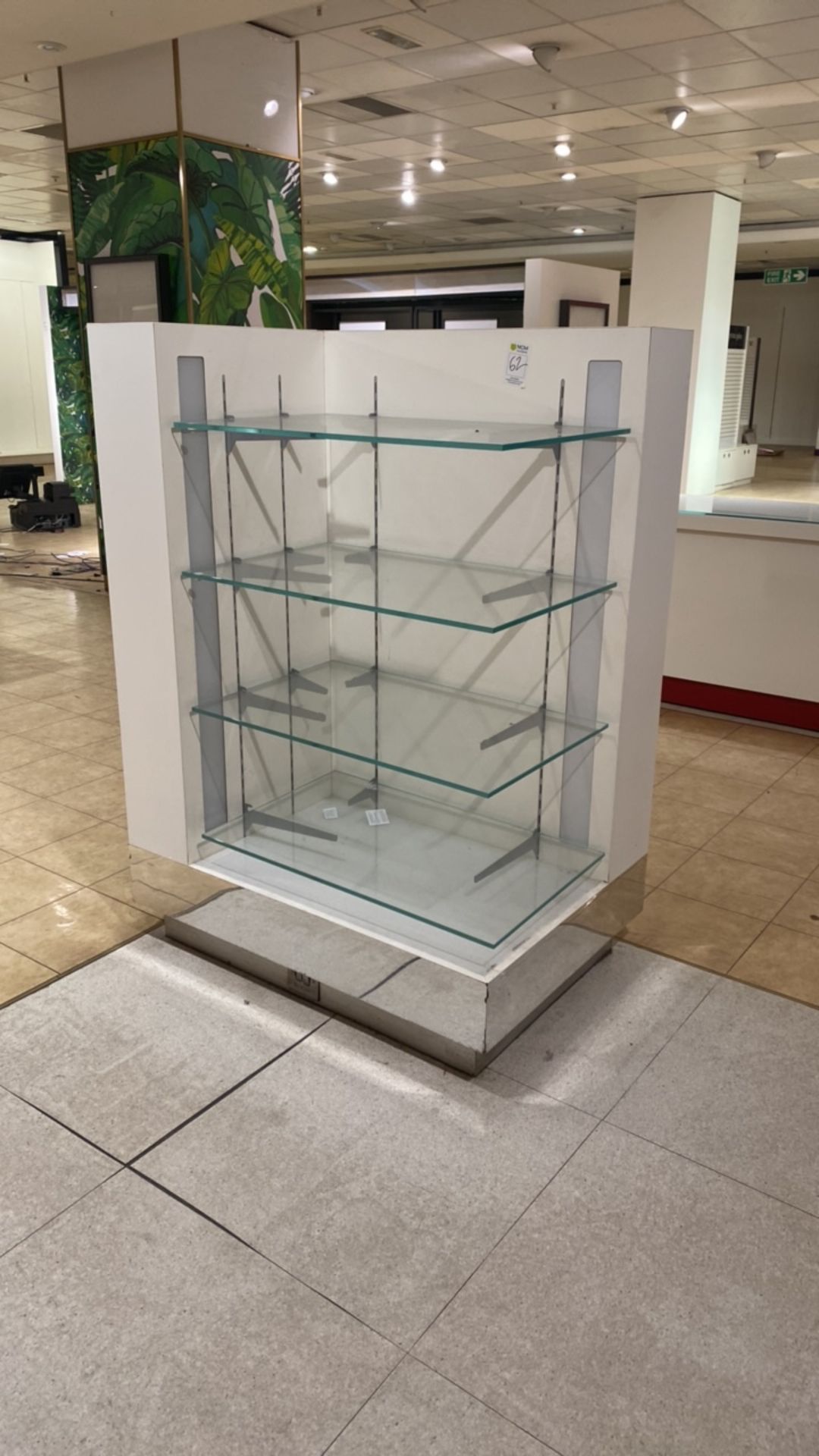 Display Unit with X4 Glass Shelves