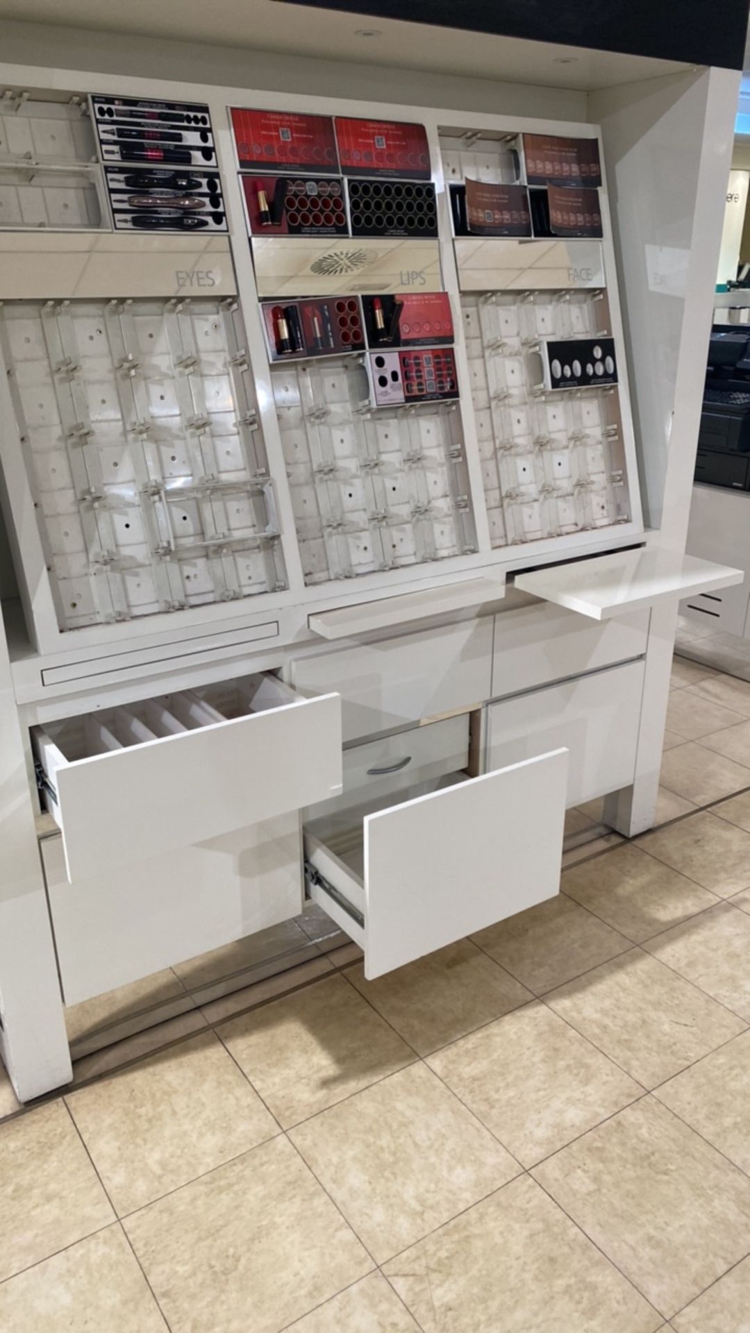 Beauty Display Unit - Image 4 of 4