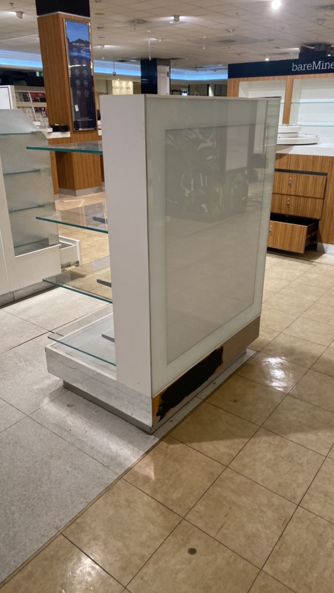 Display Unit with X4 Glass Shelves - Image 3 of 3