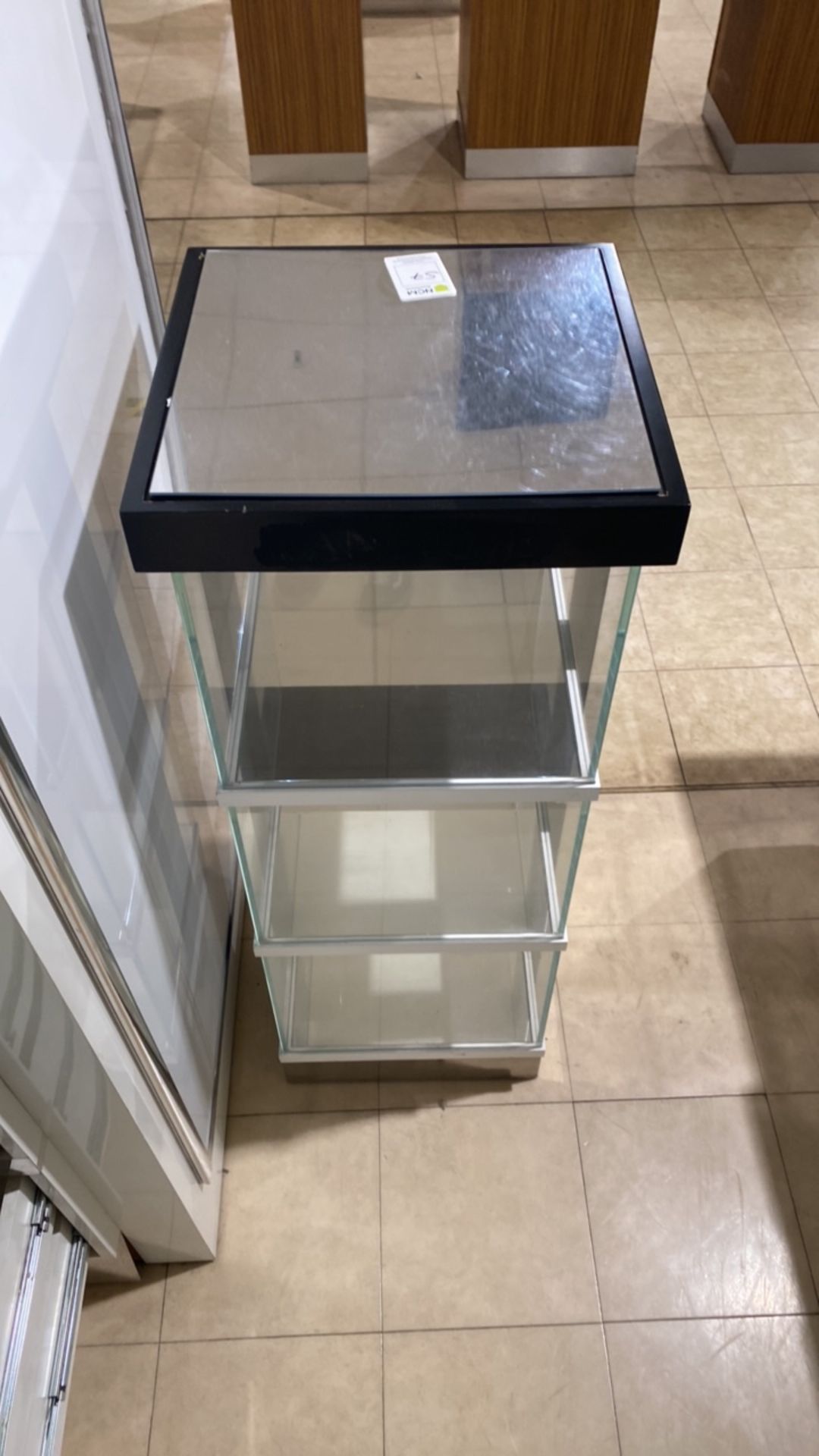 Glass Display Unit - Image 3 of 3