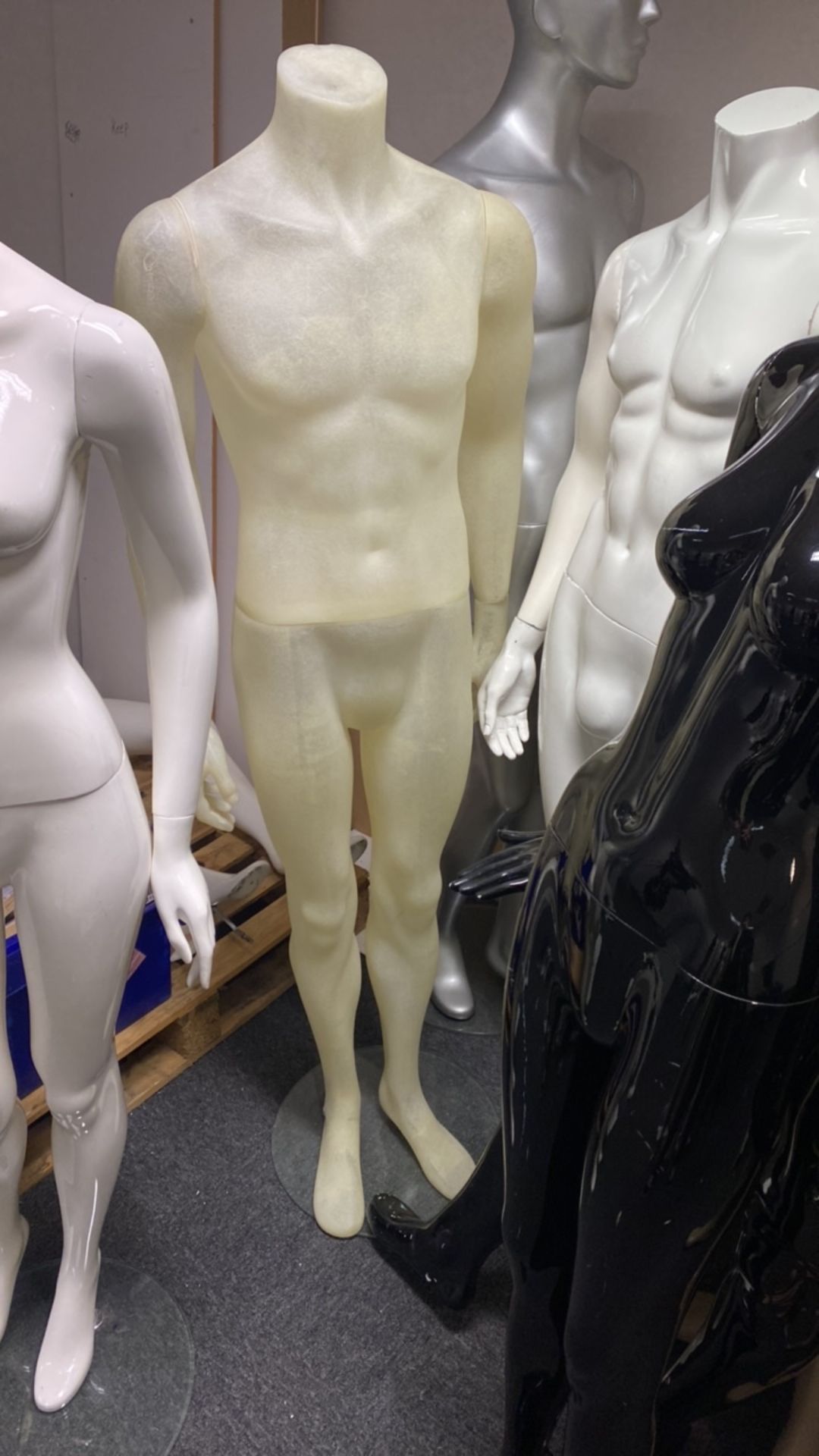 Assortment of Mannequins X11 - Image 3 of 4