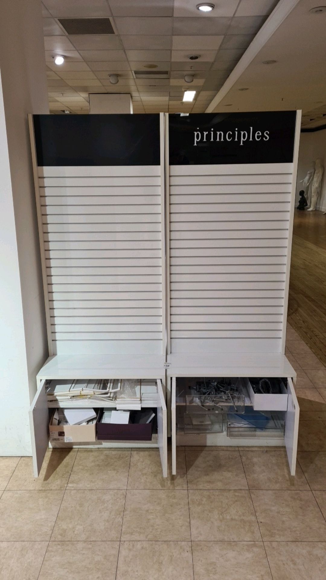 Display Cabinet X2 - Image 2 of 3