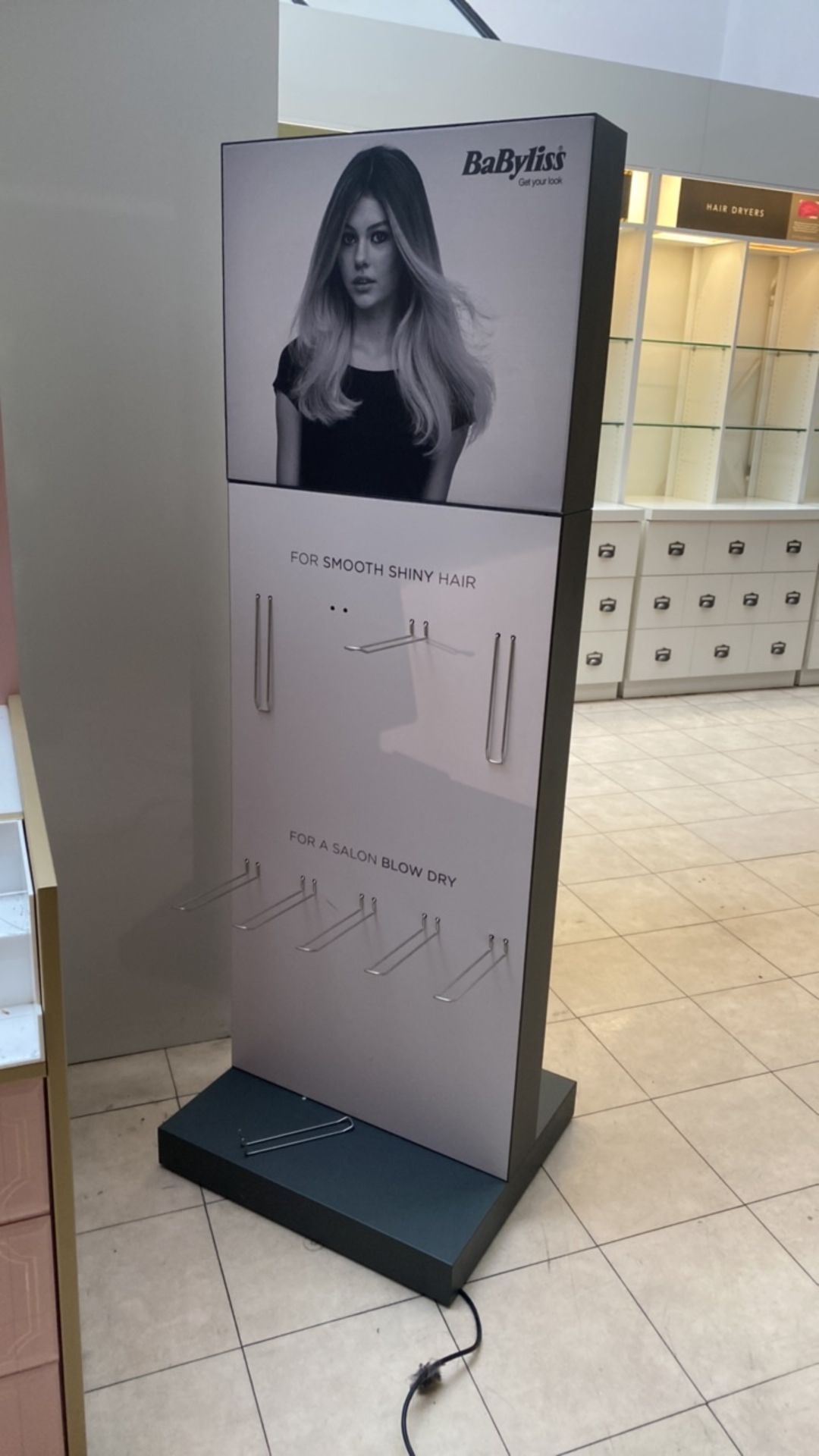 Branded Display Unit - Image 2 of 3