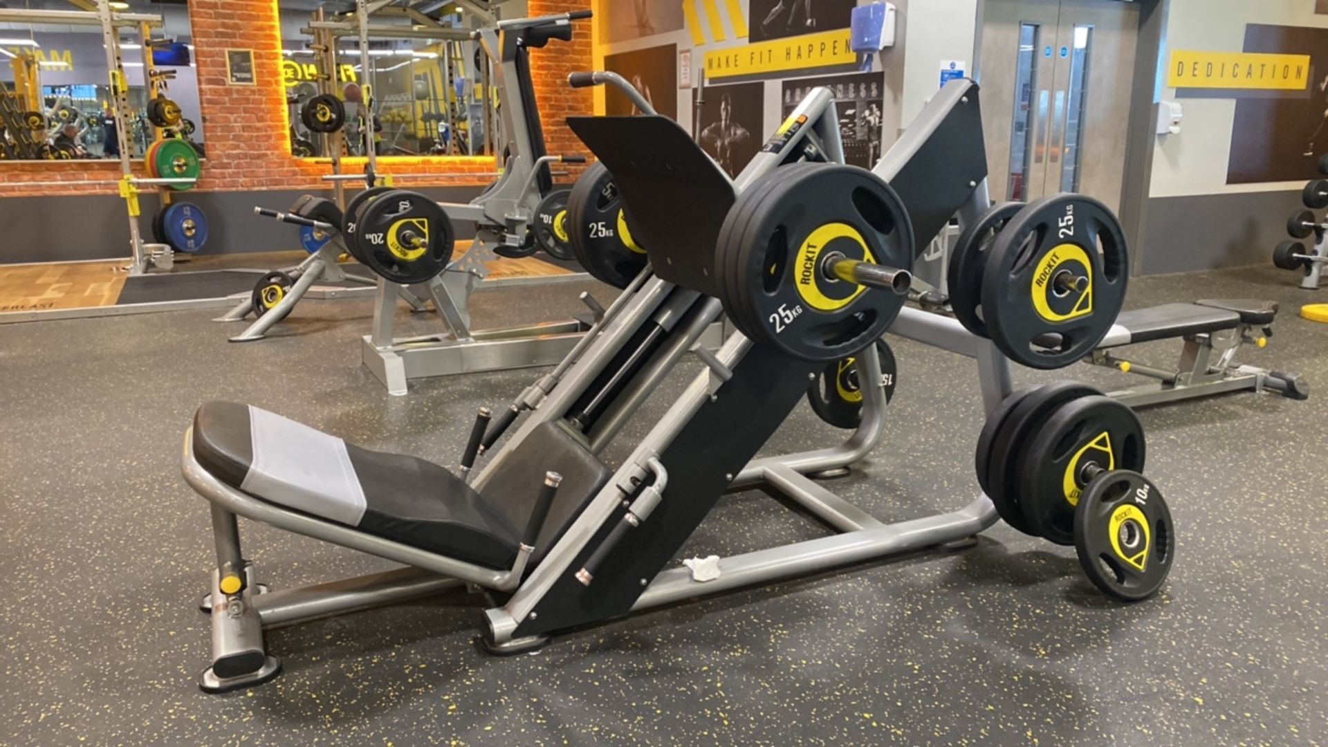 Force Inverted Leg Press