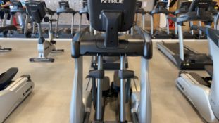 True Fitness Cross Trainer